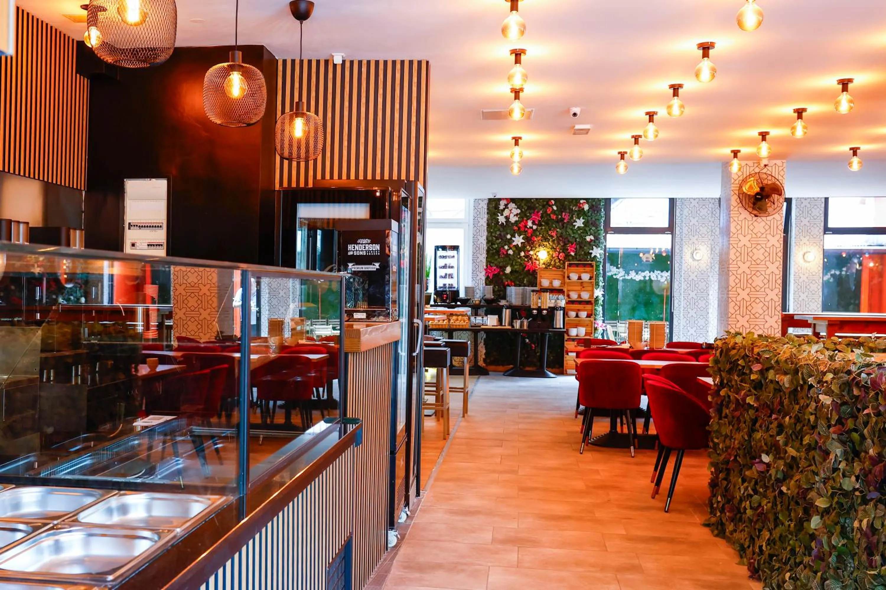 Restaurant/places to eat in Sleephotels Cosmos