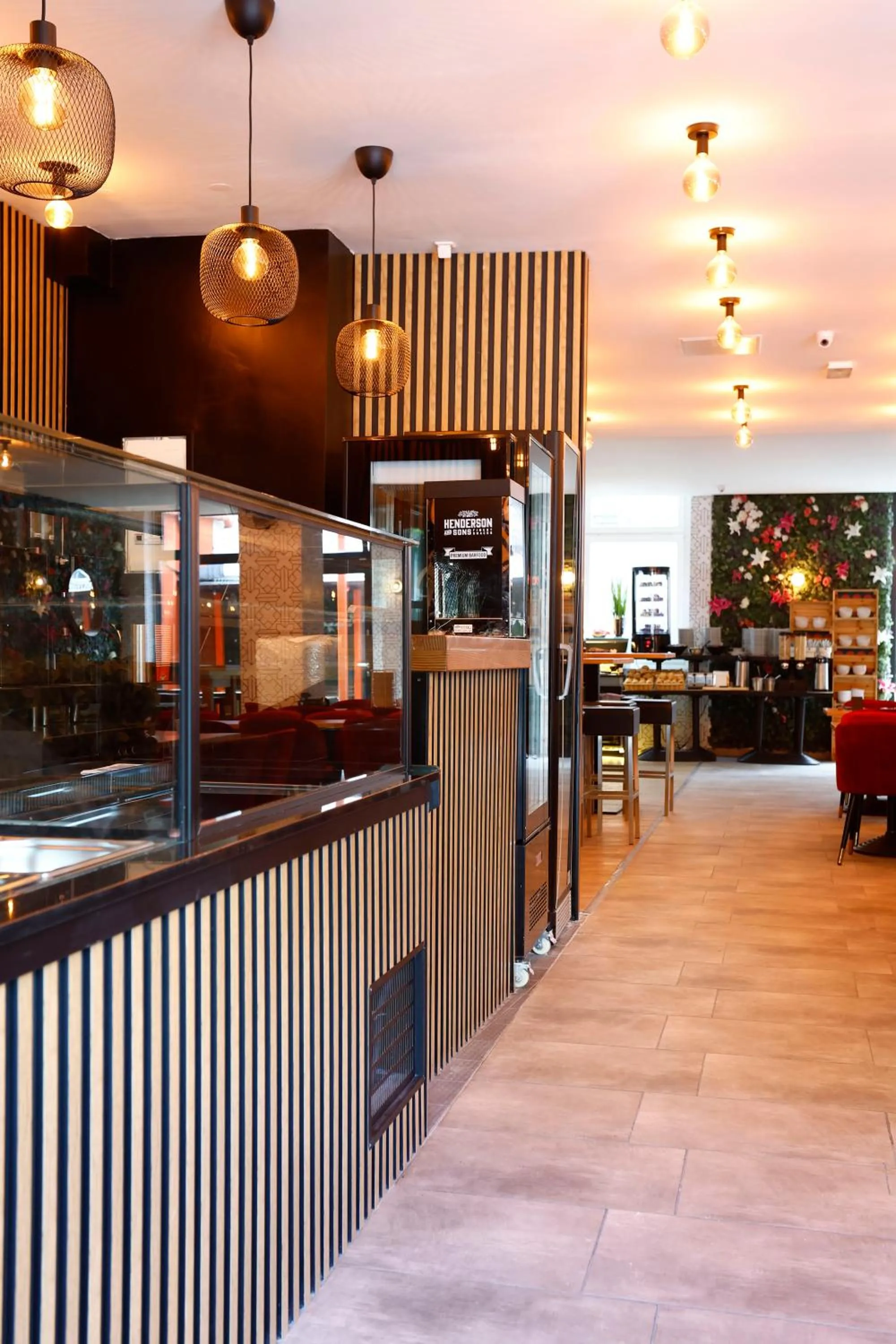 Restaurant/places to eat in Sleephotels Cosmos