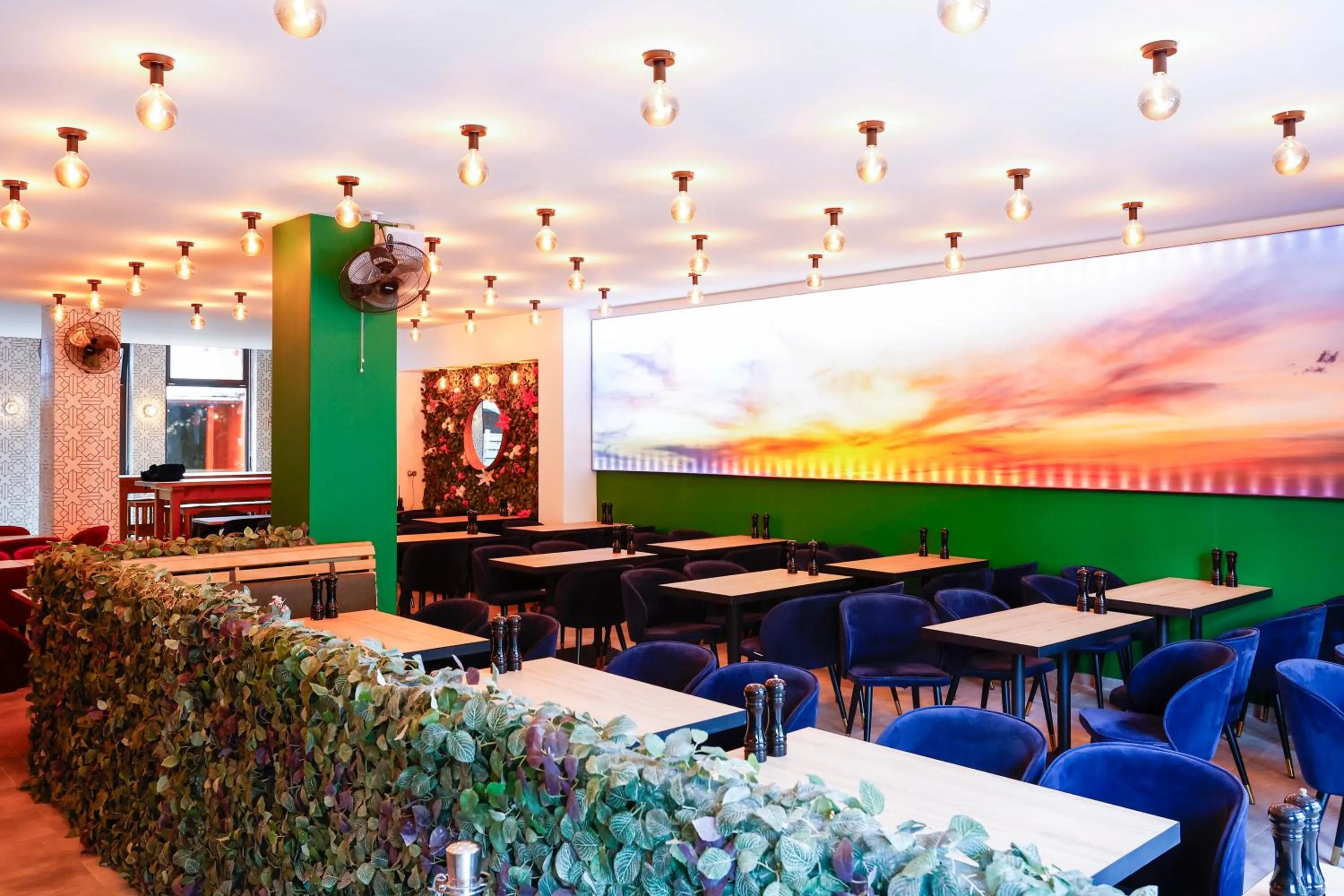 Restaurant/places to eat in Sleephotels Cosmos