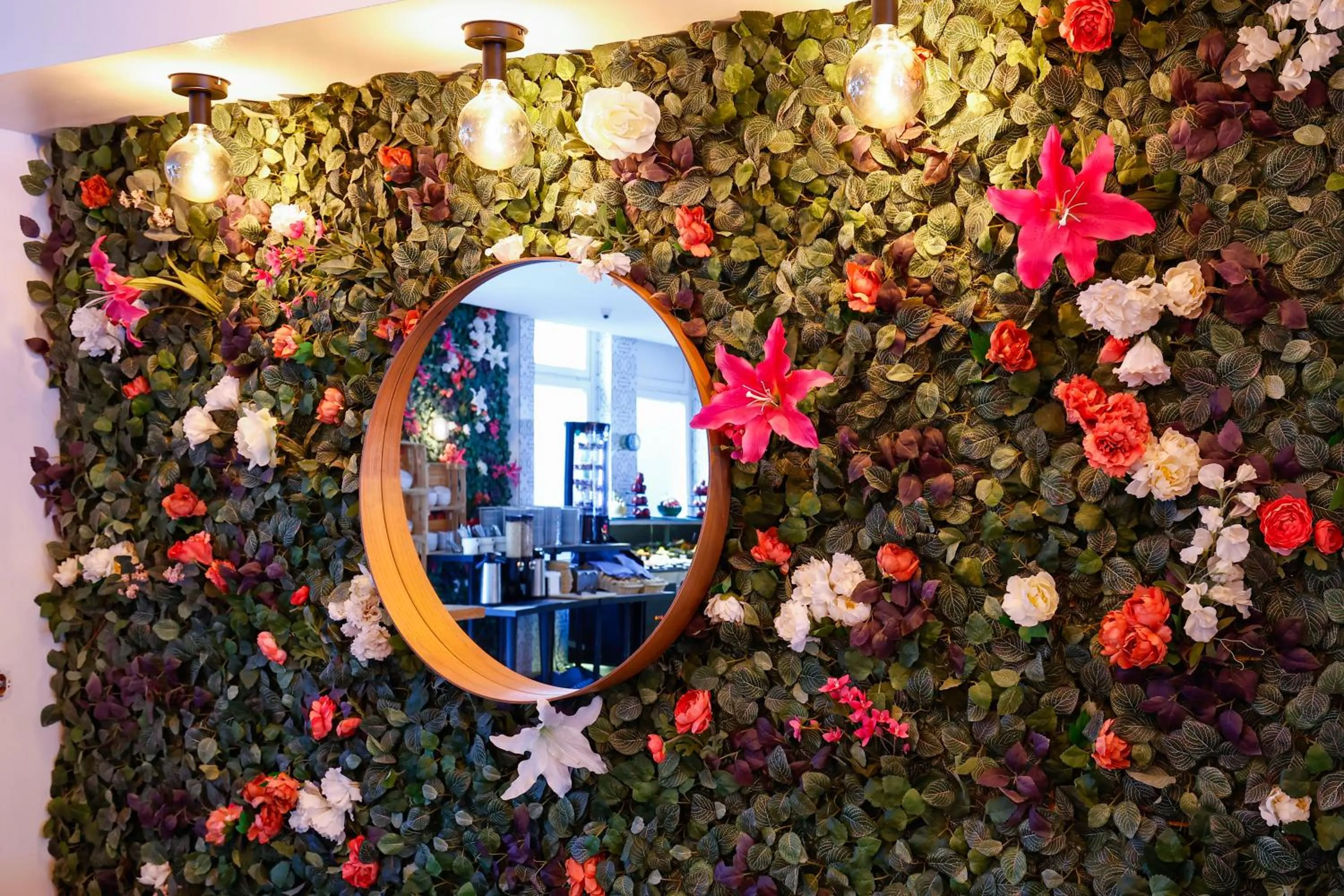 Restaurant/places to eat in Sleephotels Cosmos