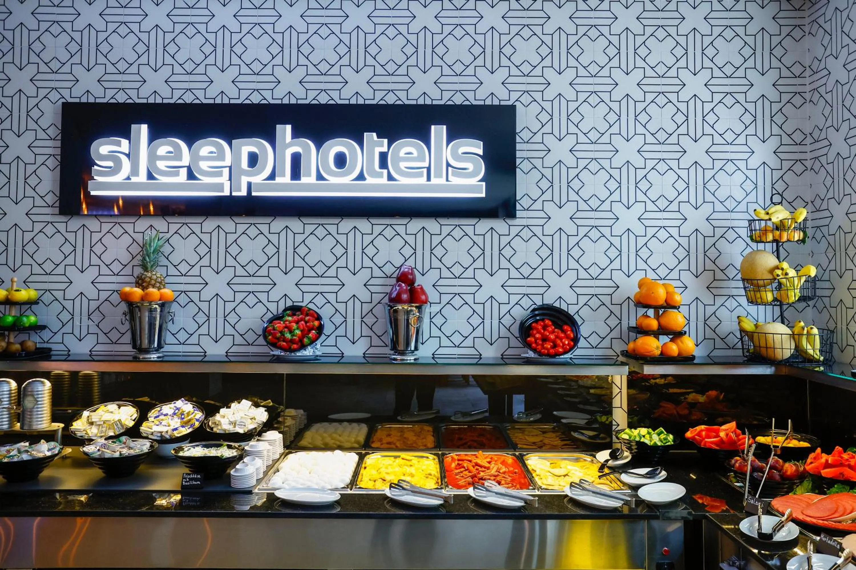 Restaurant/places to eat in Sleephotels Cosmos