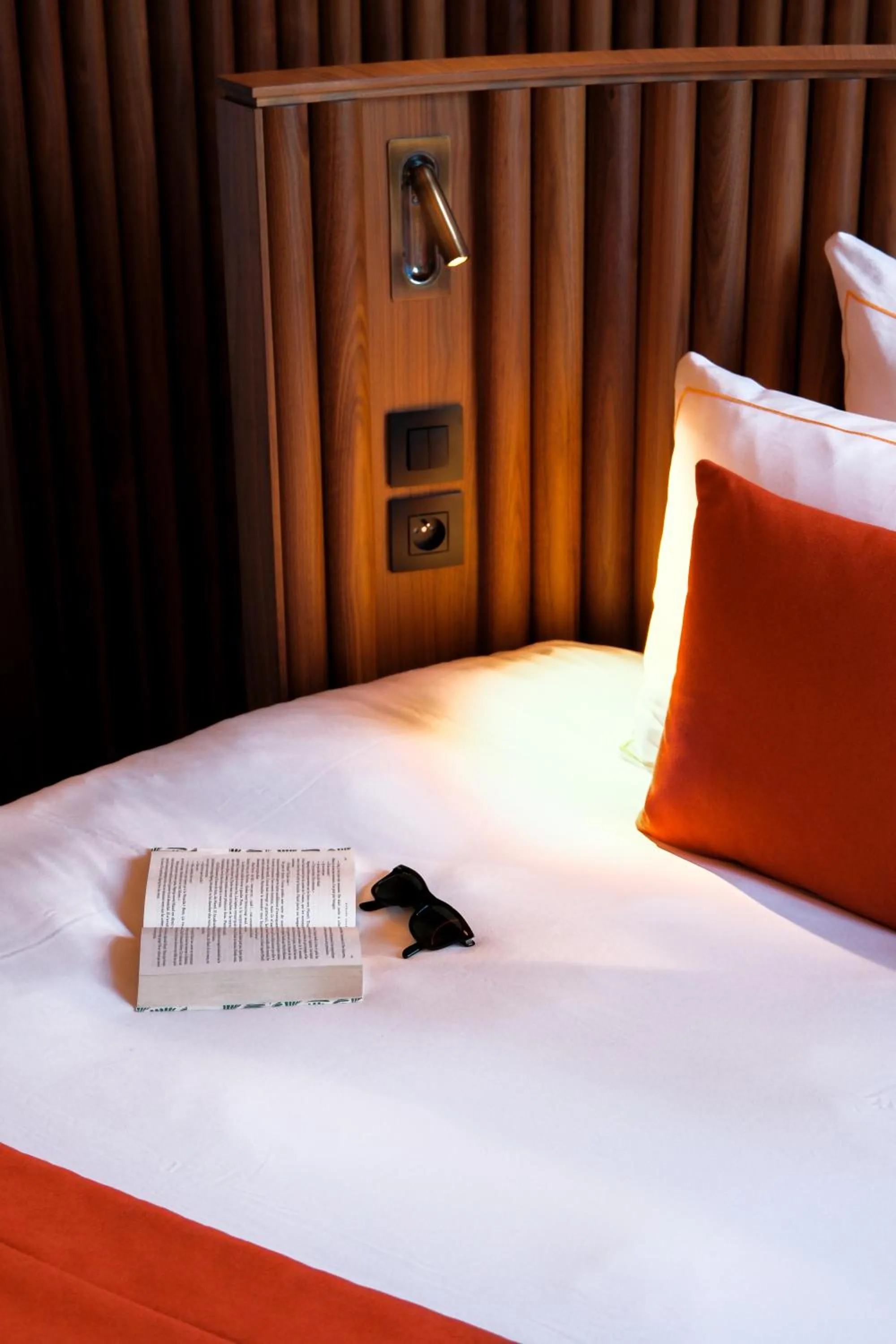 Bed in Bienheureux Hôtel & Restaurant