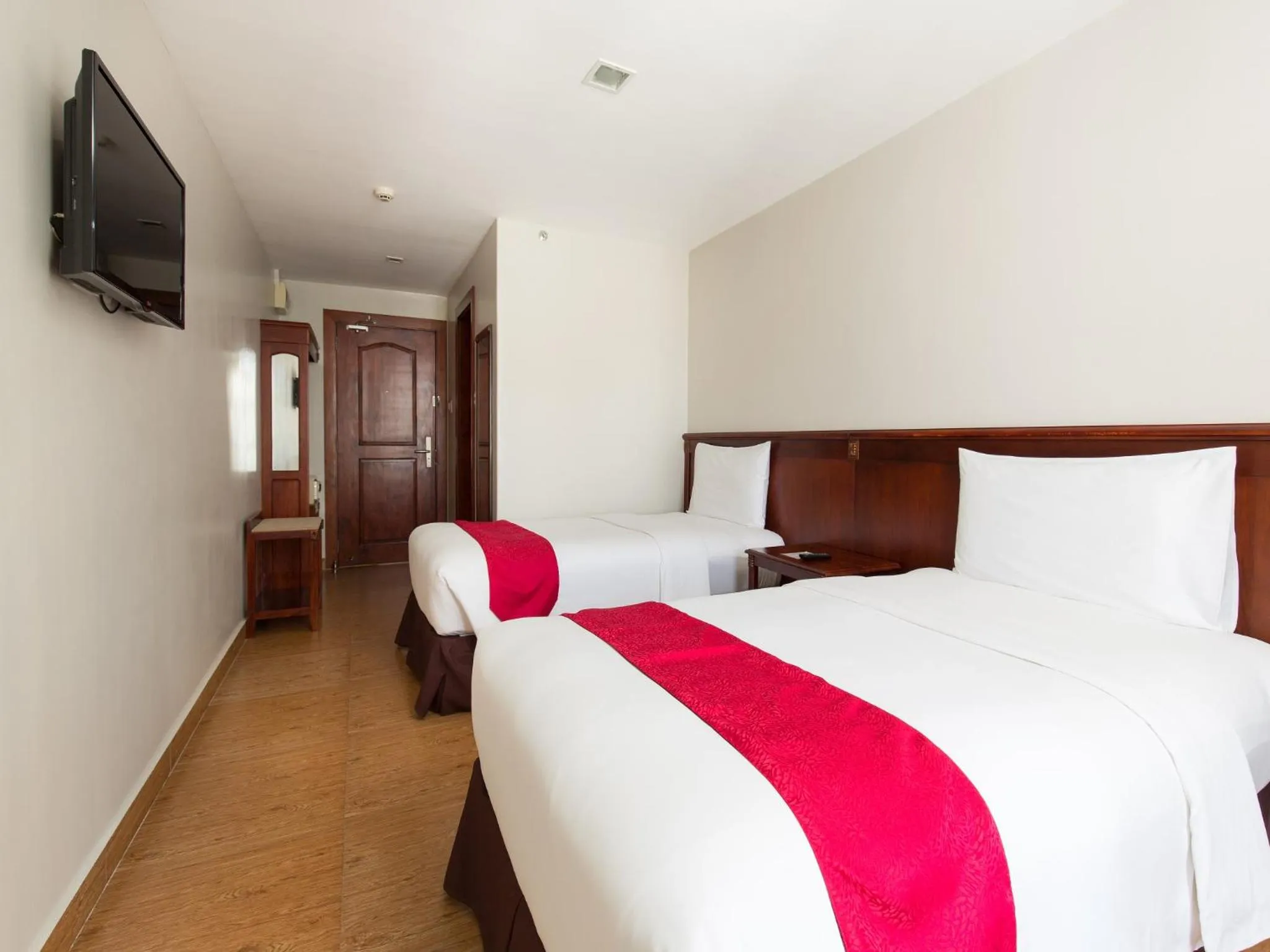 Bedroom, Bed in MJ Hotel and Suites