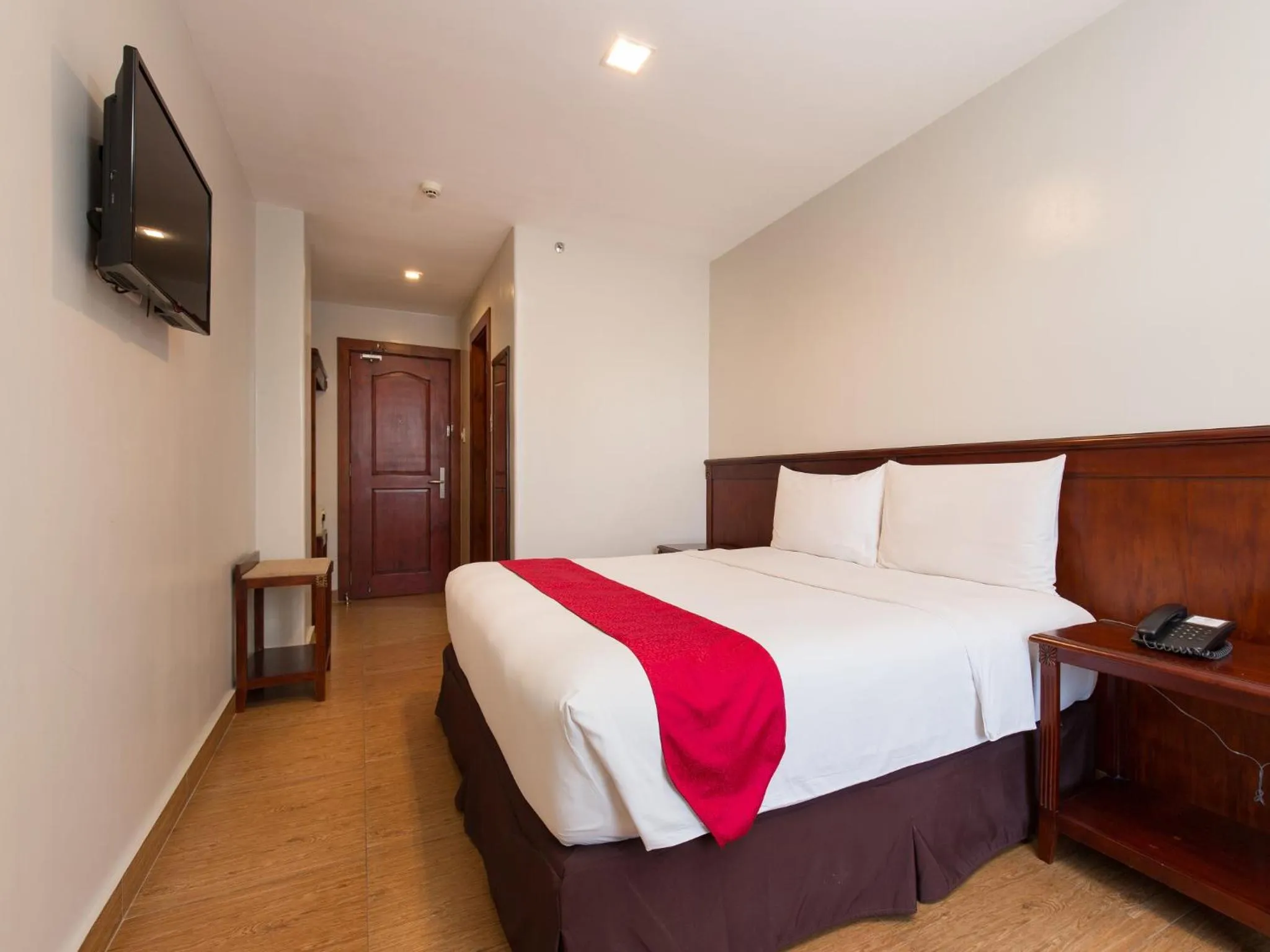 Bedroom, Bed in MJ Hotel and Suites