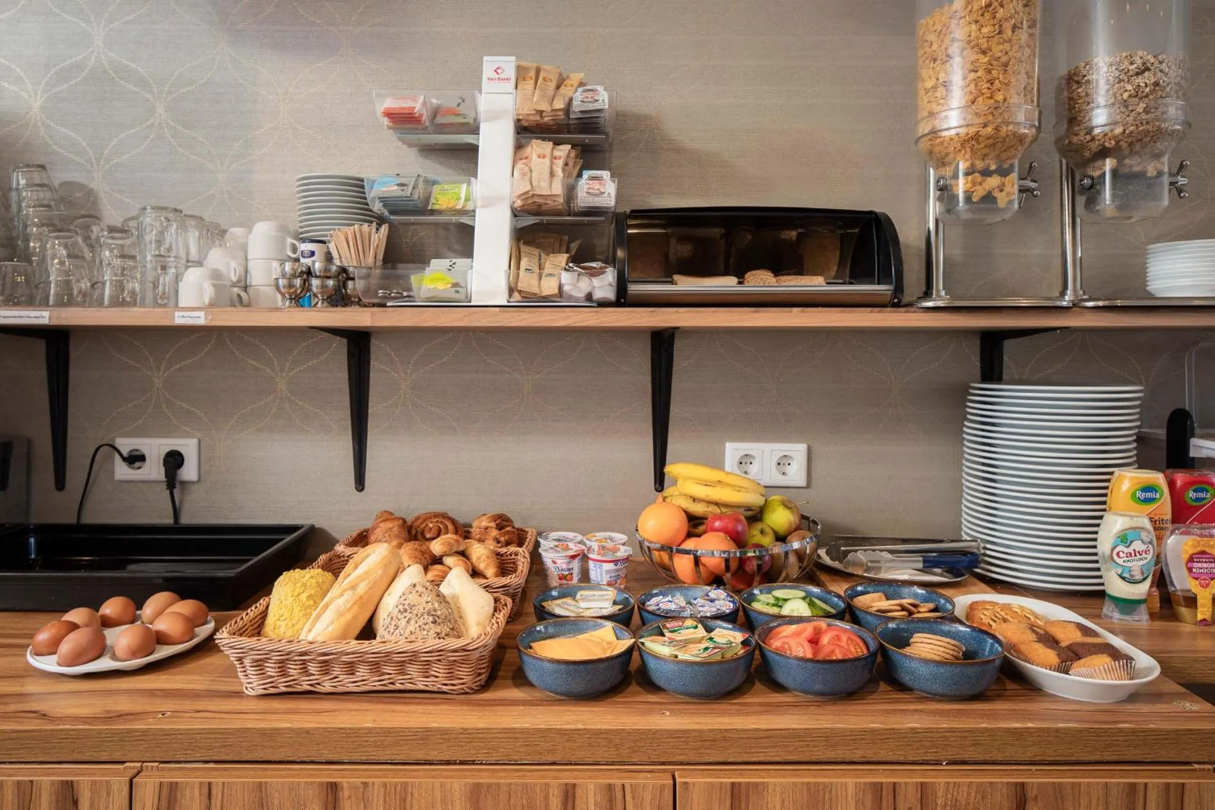 Buffet breakfast in Hotel Victorie