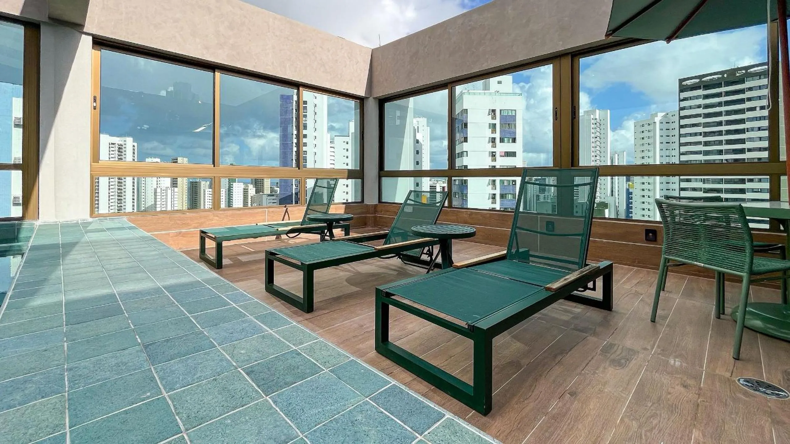 Solarium in Rooftop #806 - Apto em Boa Viagem por Carpediem