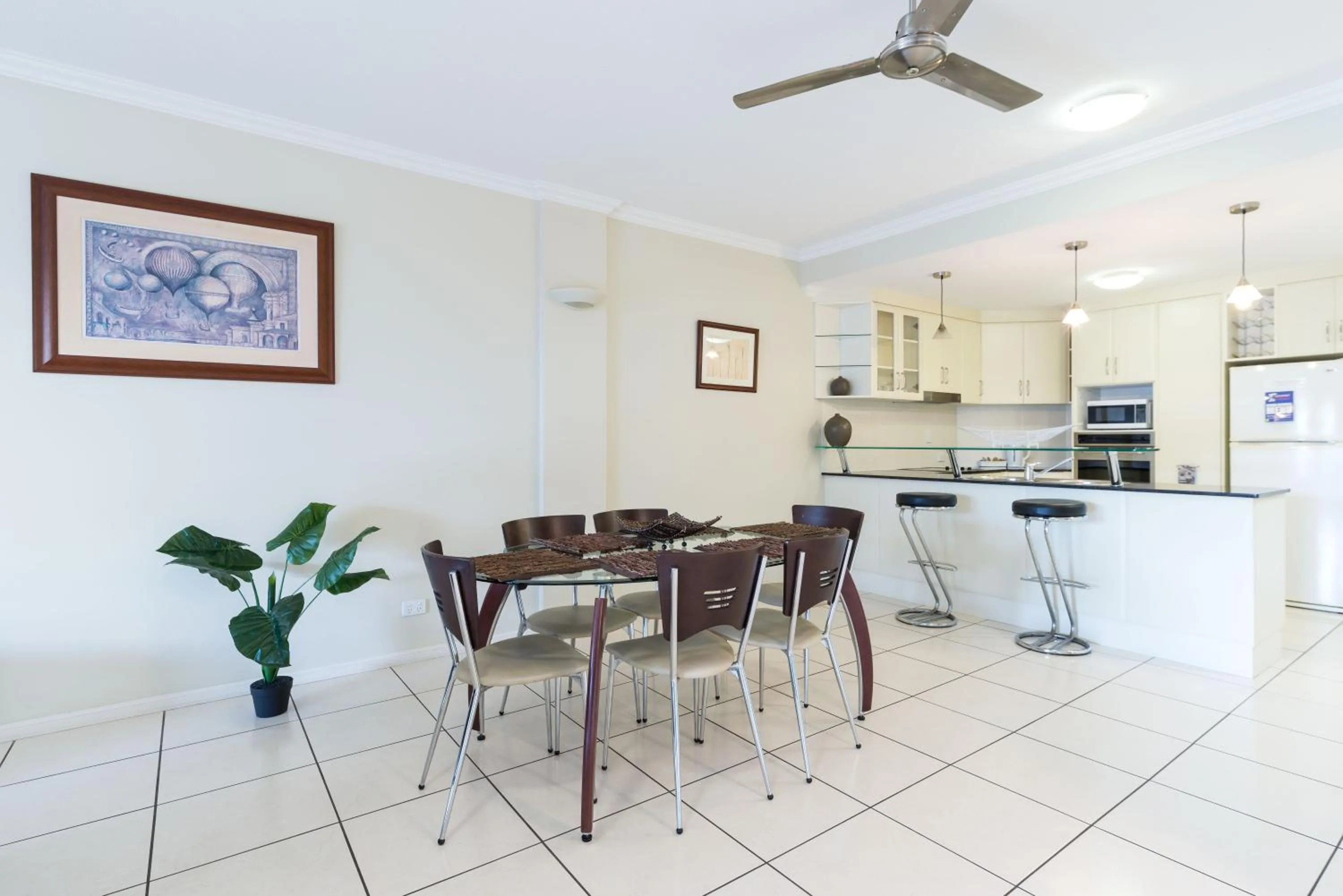 Kitchen or kitchenette in Cairns City Apartments