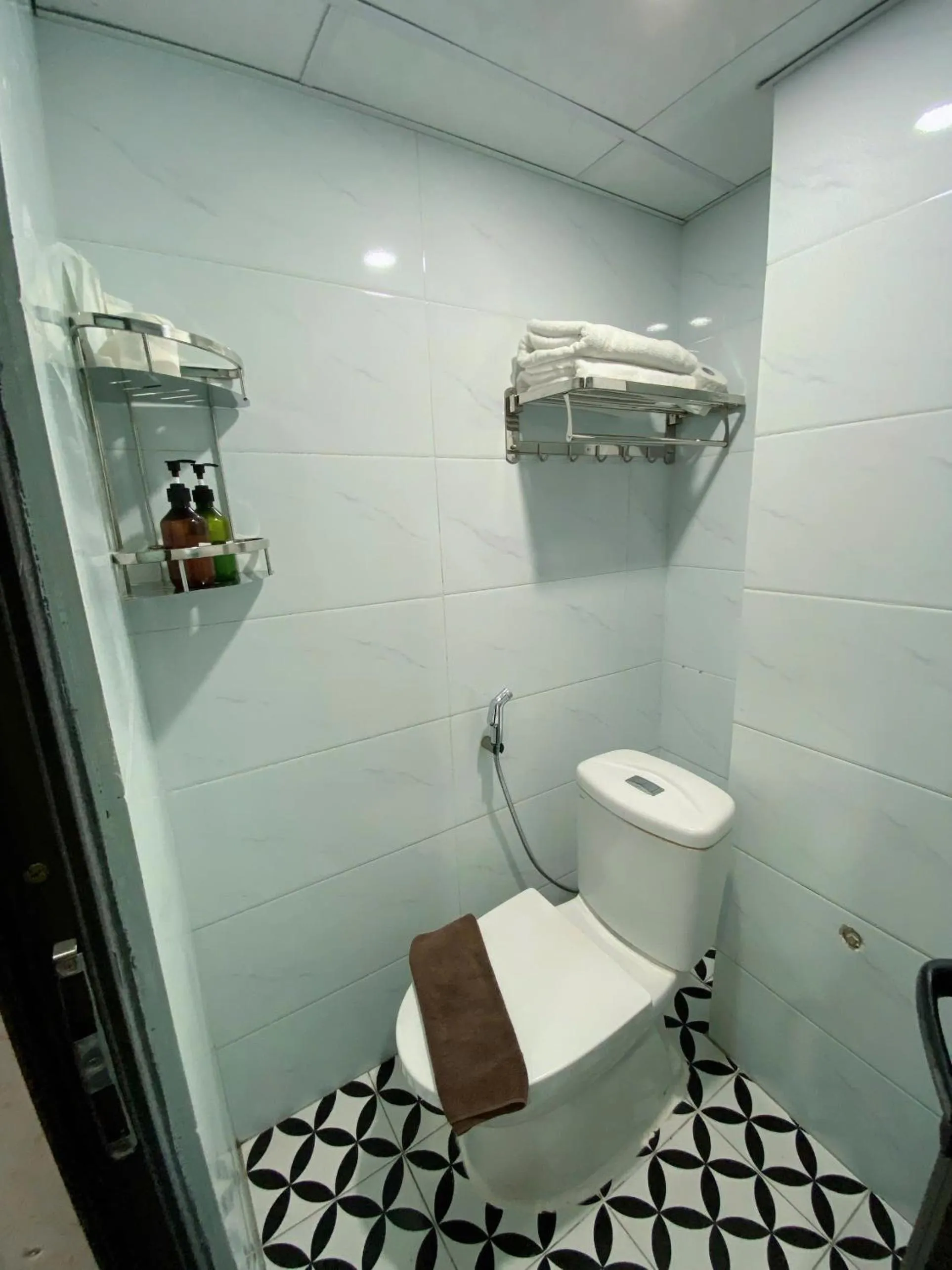 Bathroom in La Renta Premier Hotel & Spa Hanoi