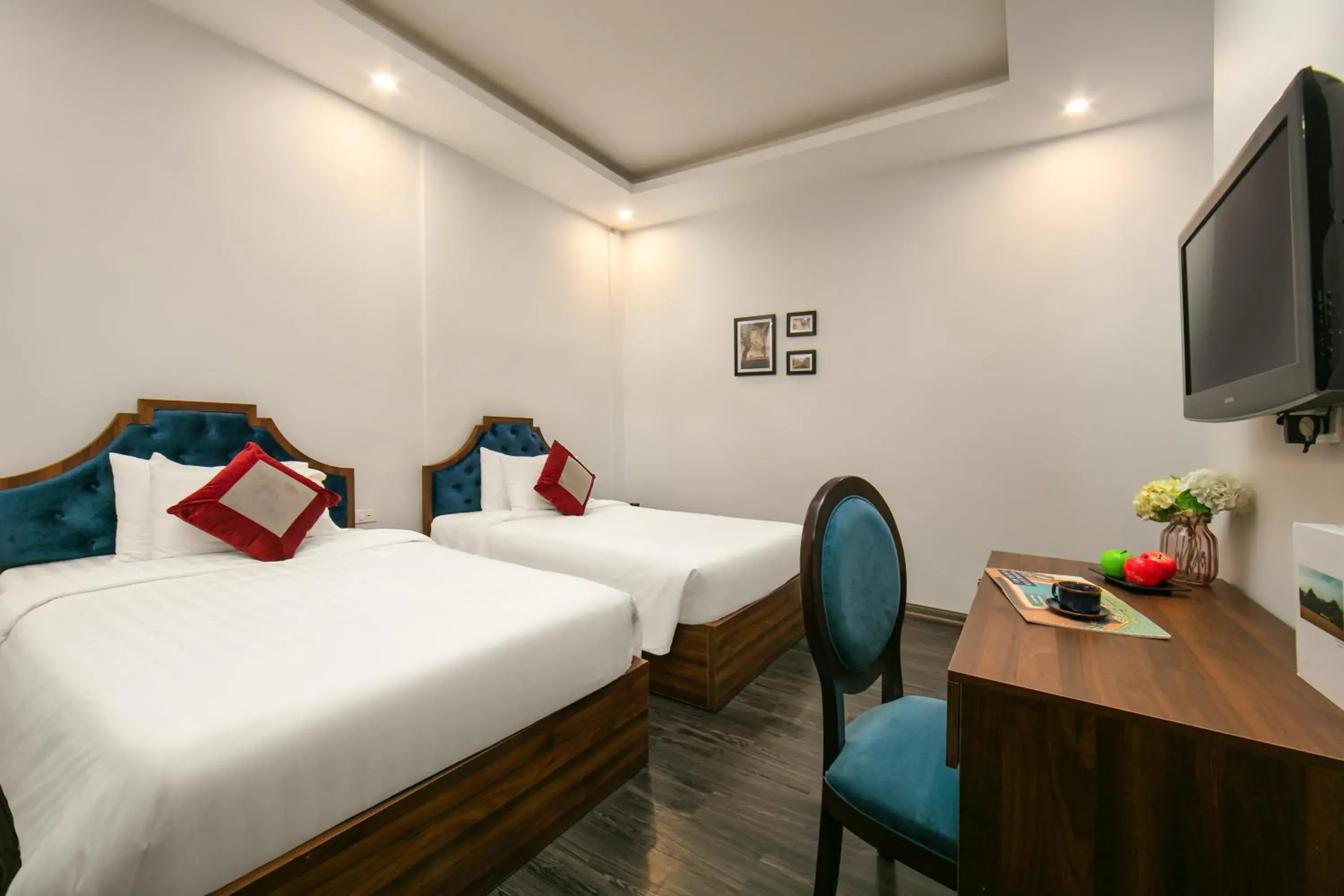 Superior Double Room in La Renta Premier Hotel & Spa Hanoi Superior Double Room in La Renta Premier Hotel & Spa Hanoi