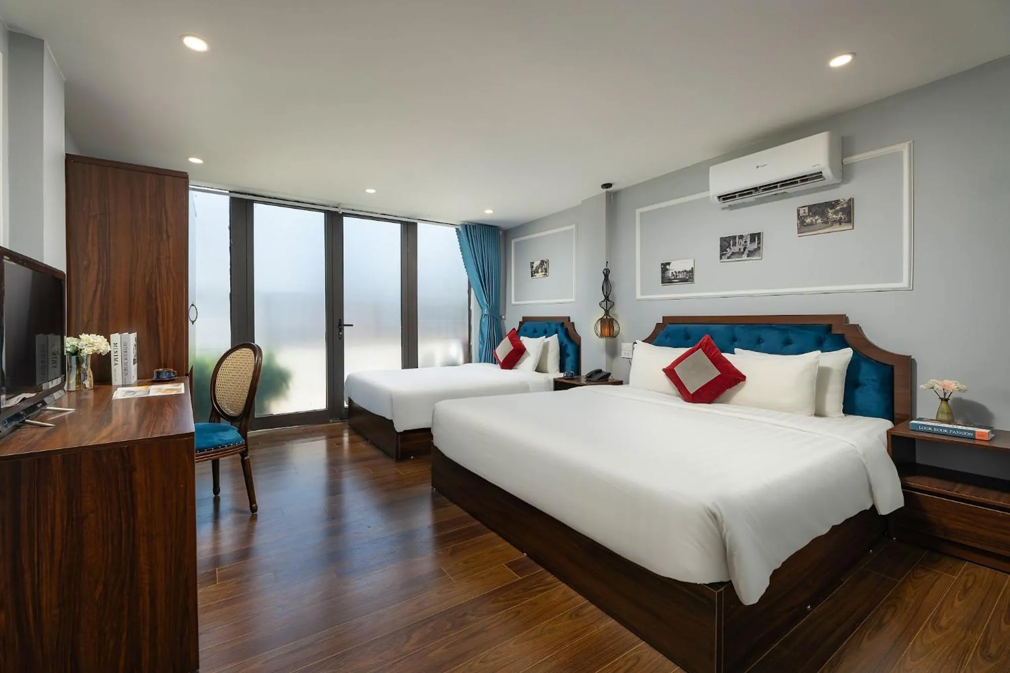 Photo of the whole room, Bed in La Renta Premier Hotel & Spa Hanoi