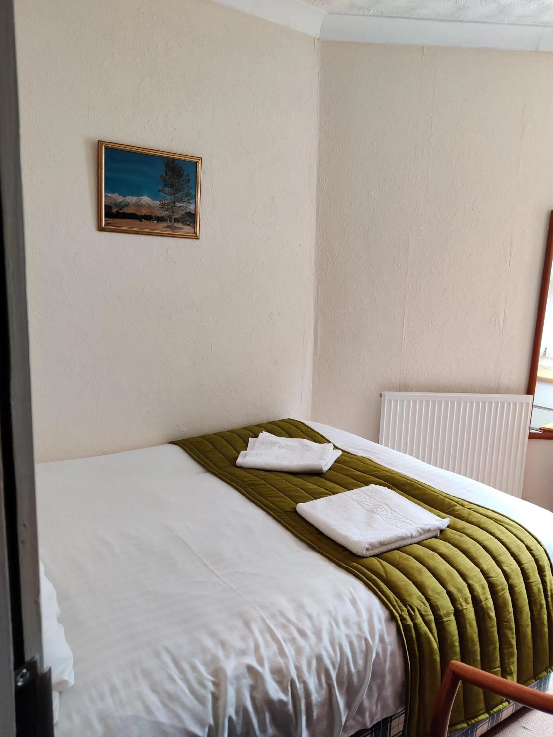 Bedroom in Inglewood Palm Hotel, Abbey Sands Torquay