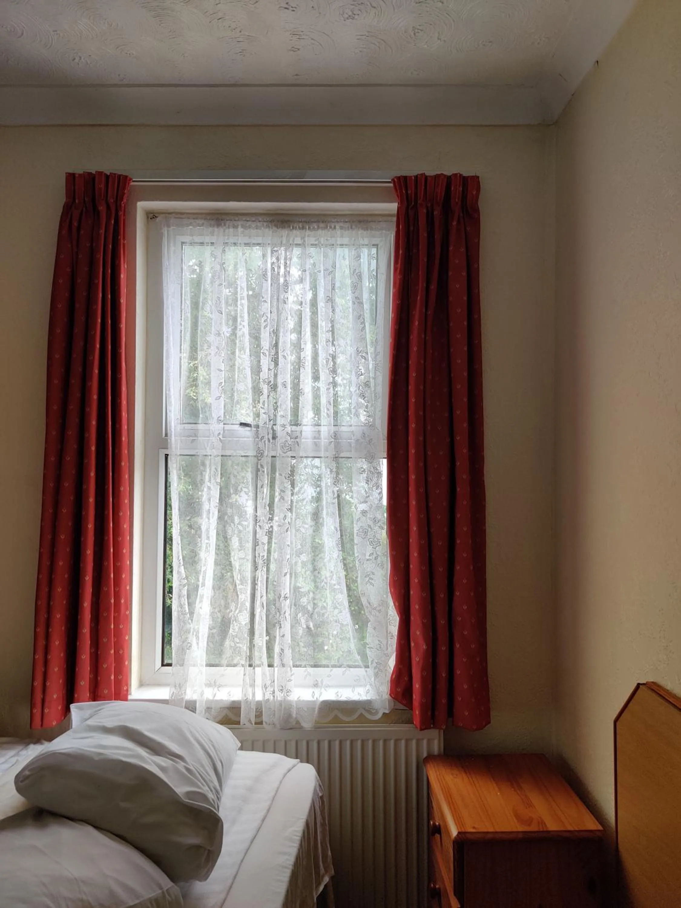 Bedroom in Inglewood Palm Hotel, Abbey Sands Torquay