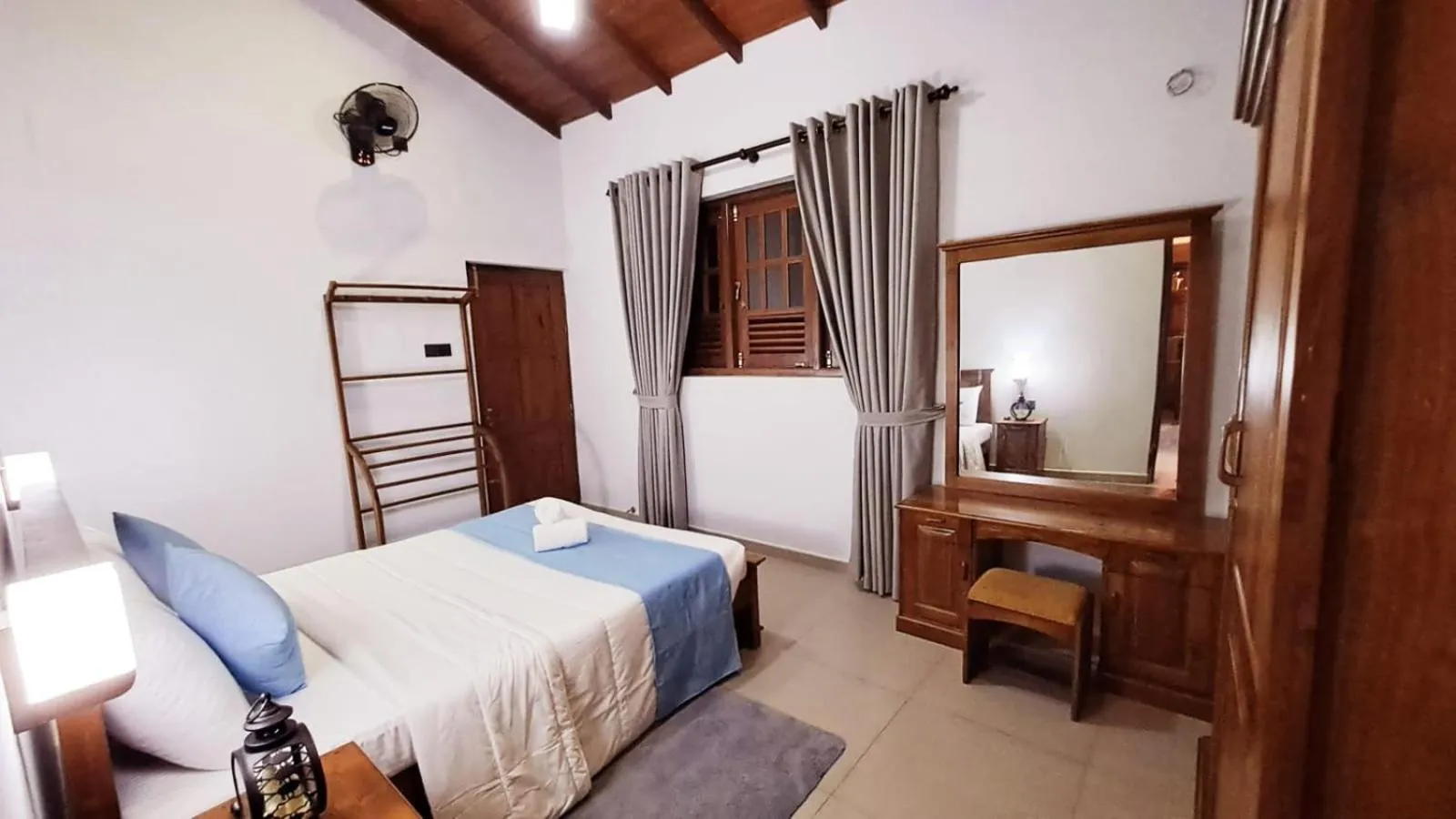 Bed in Golden Shower Inn