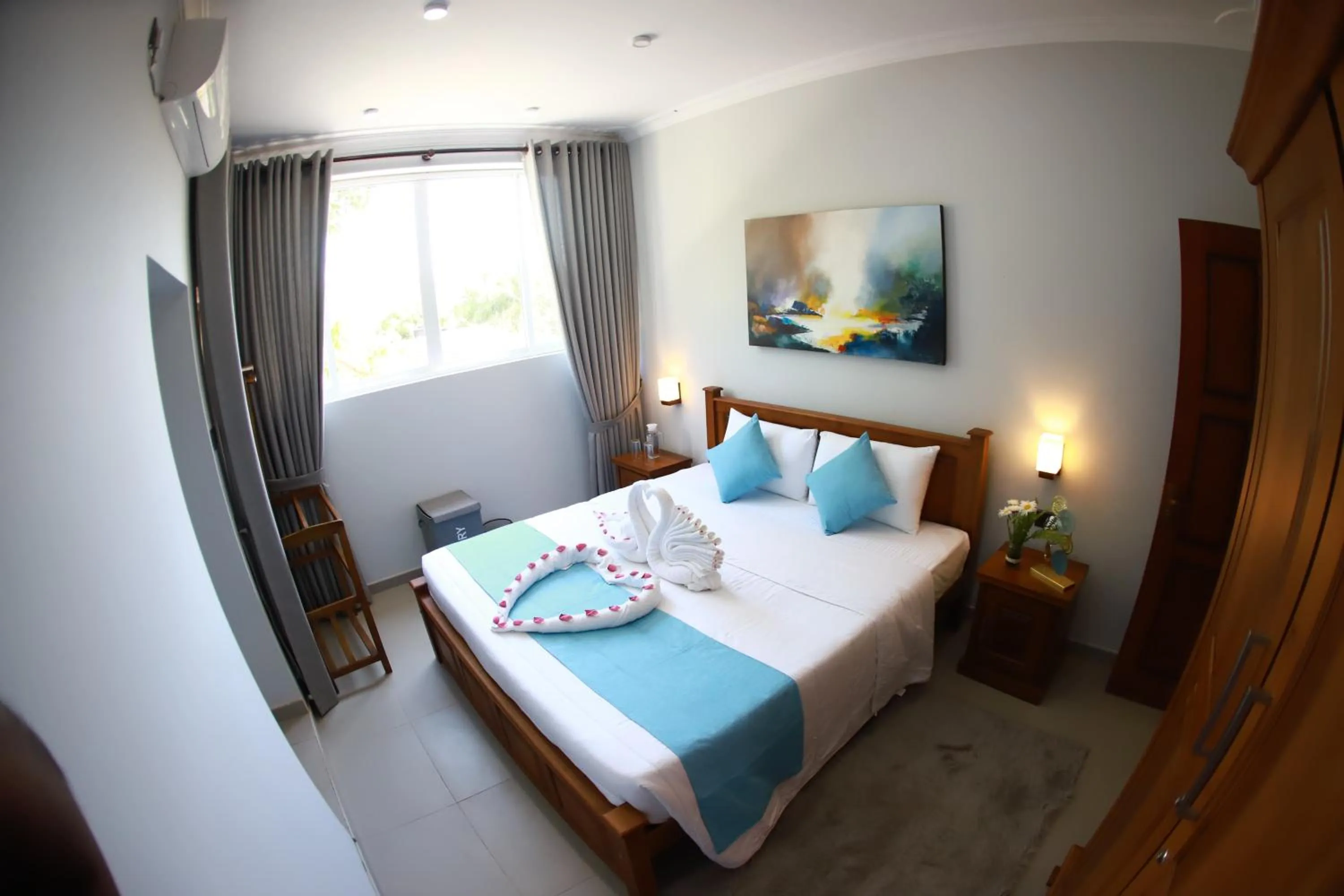 Bed in Golden Shower Inn