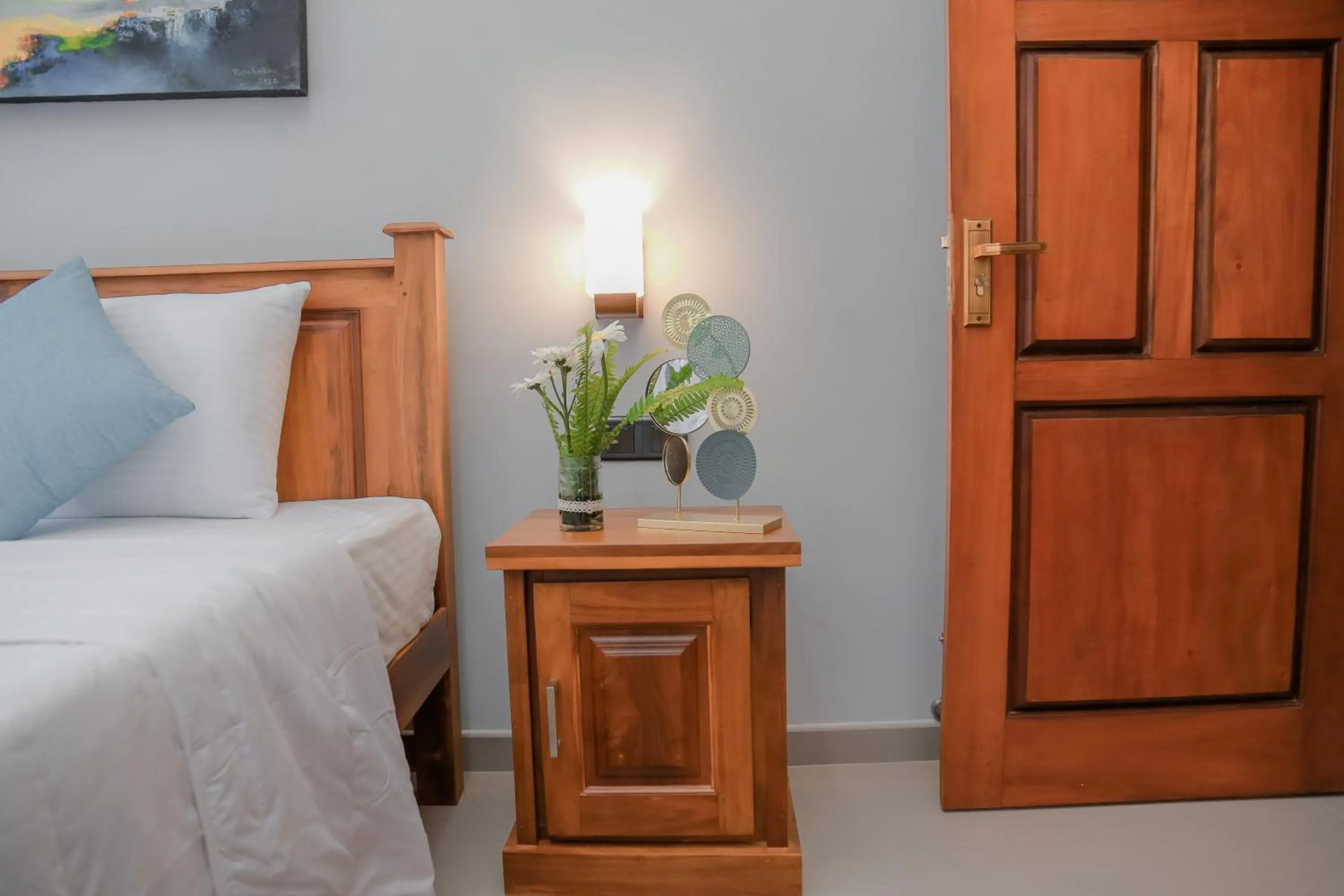 Decorative detail, Bed in Golden Shower Inn