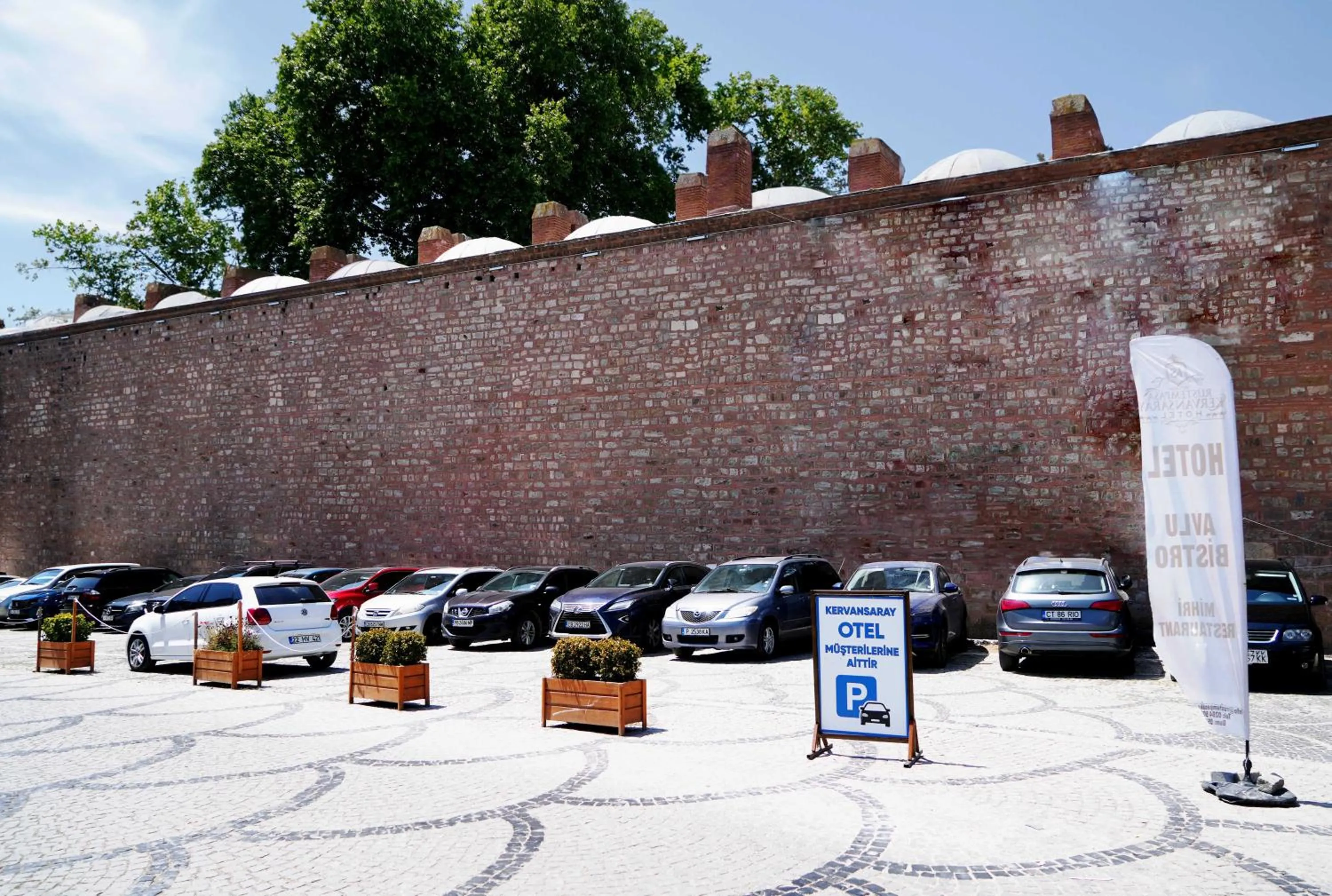 Parking in Rüstempaşa Kervansaray Hotel with Free Parking