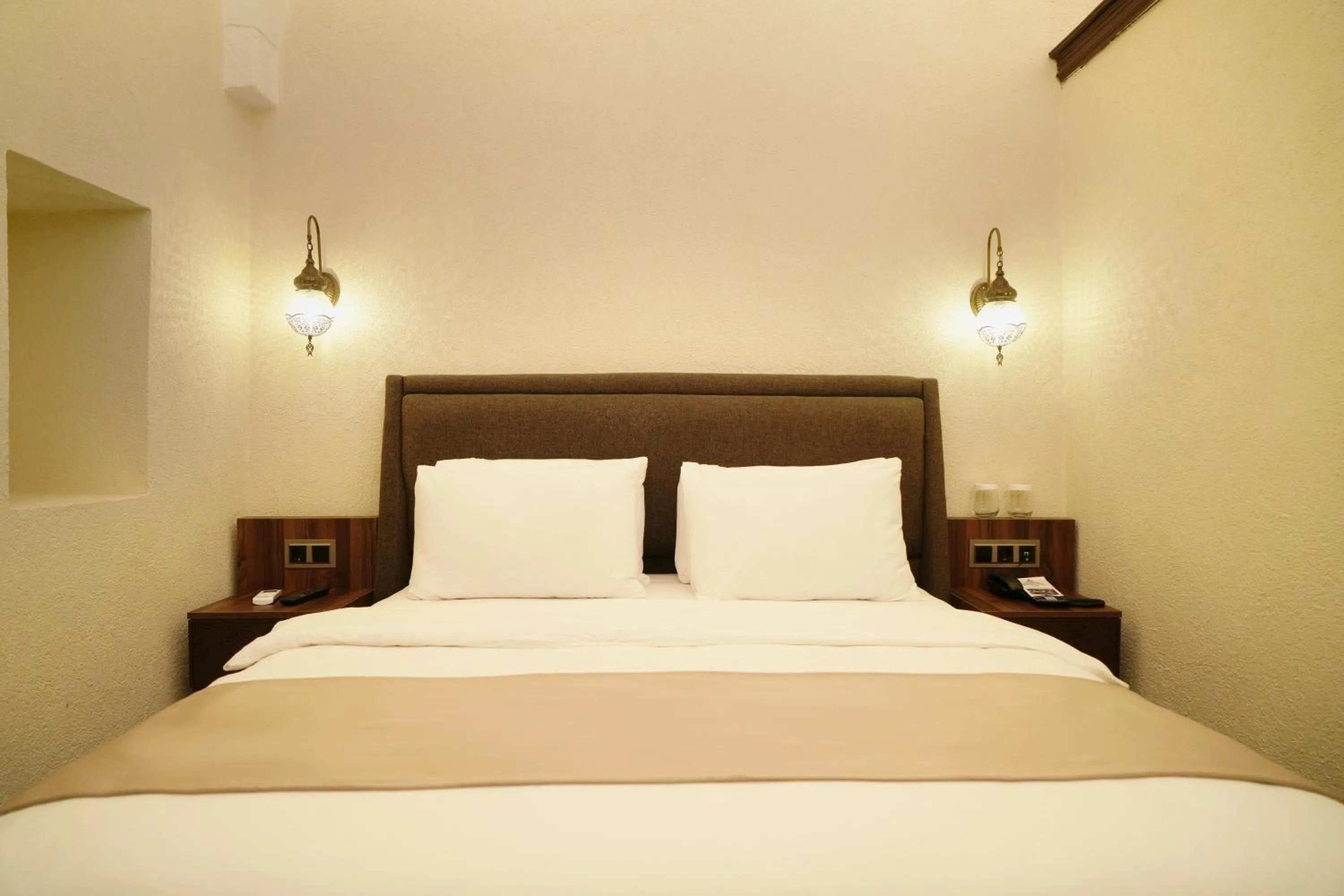 Bedroom, Bed in Rüstempaşa Kervansaray Hotel with Free Parking