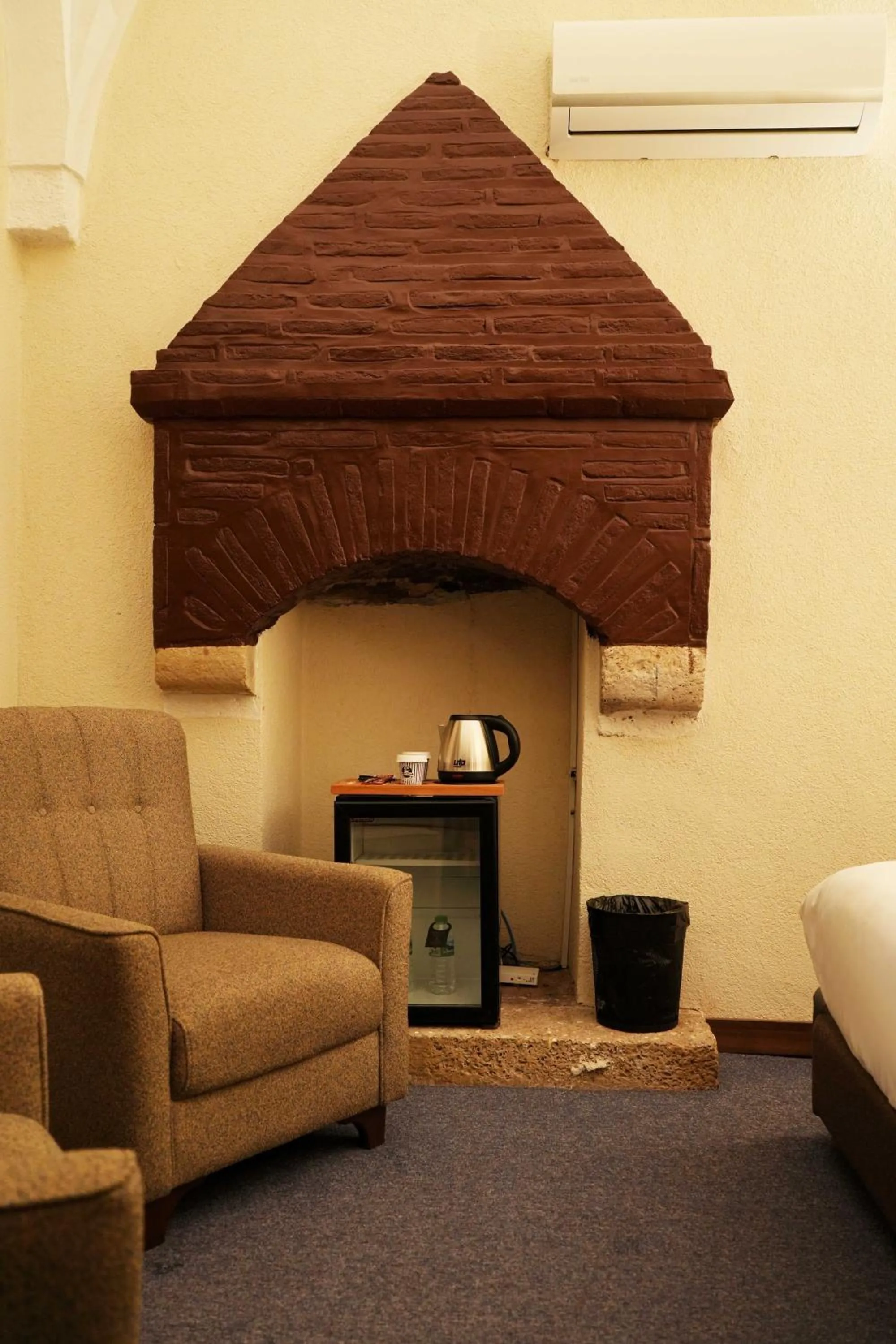 air conditioner in Rüstempaşa Kervansaray Hotel with Free Parking