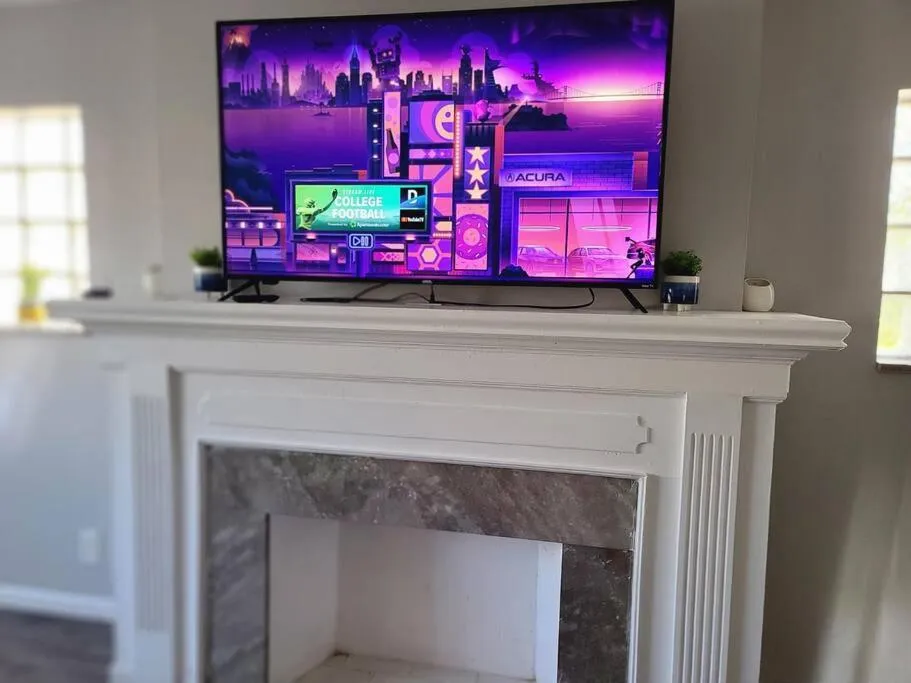 Large Central Homelike Townhome