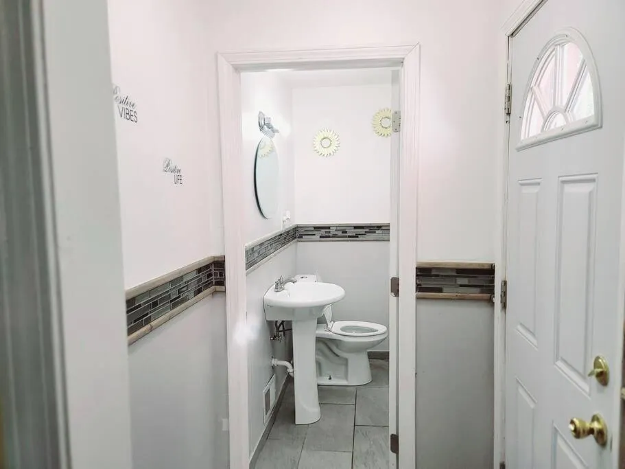 Large Central Homelike Townhome