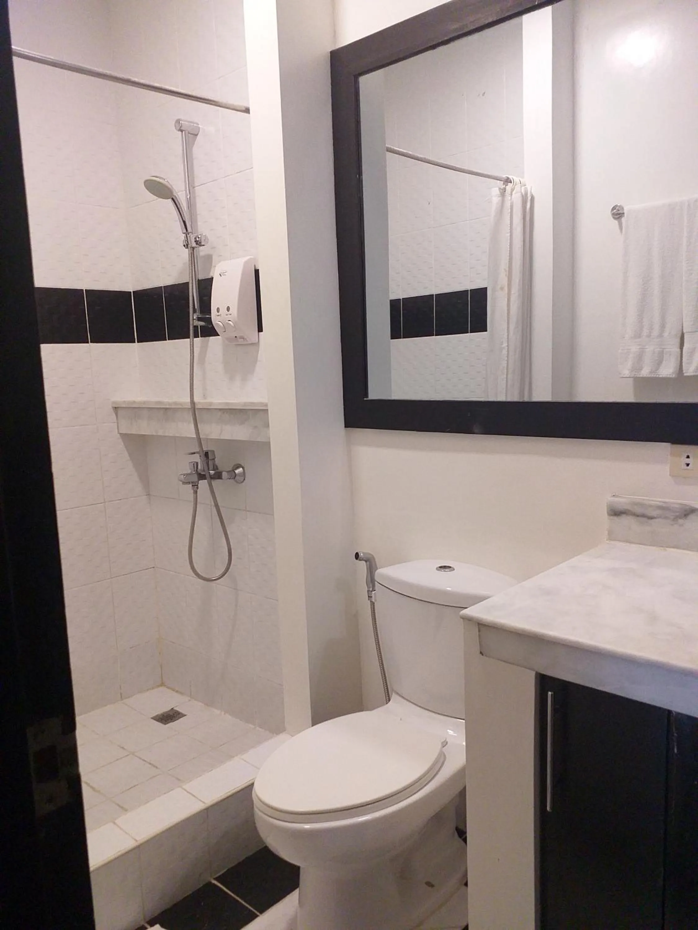 Bathroom in One Crescent Place Hotel