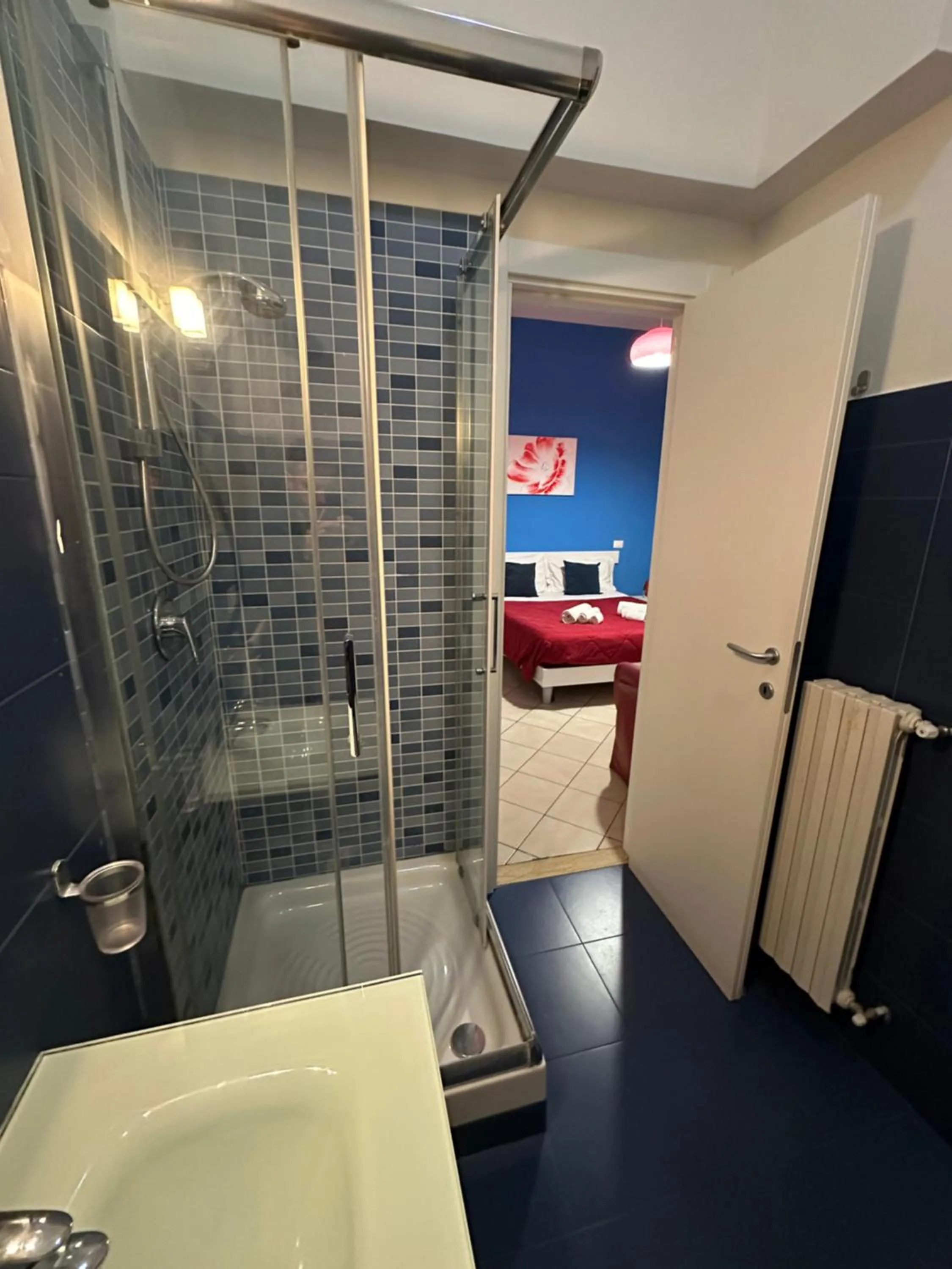 Shower, Bed in B&B Acquamarina