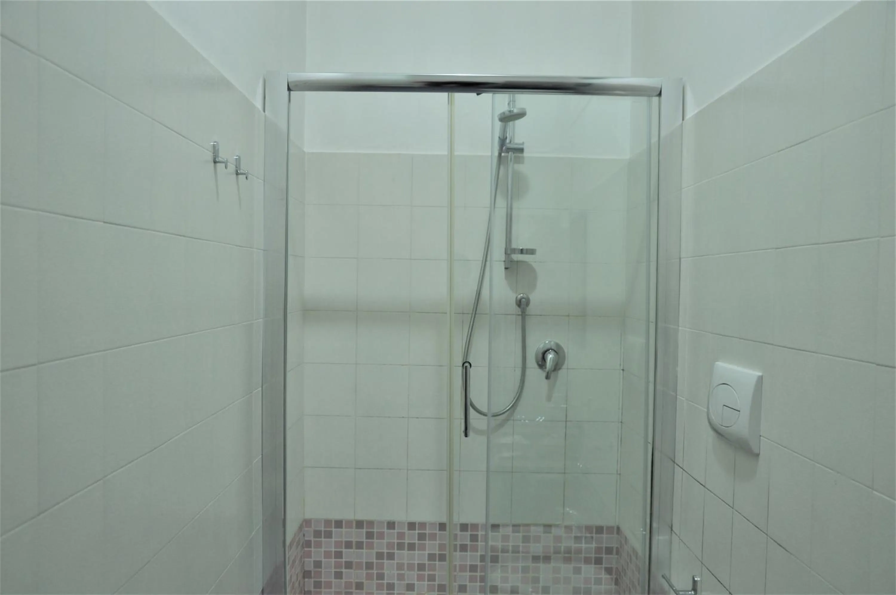 Shower in B&B Acquamarina