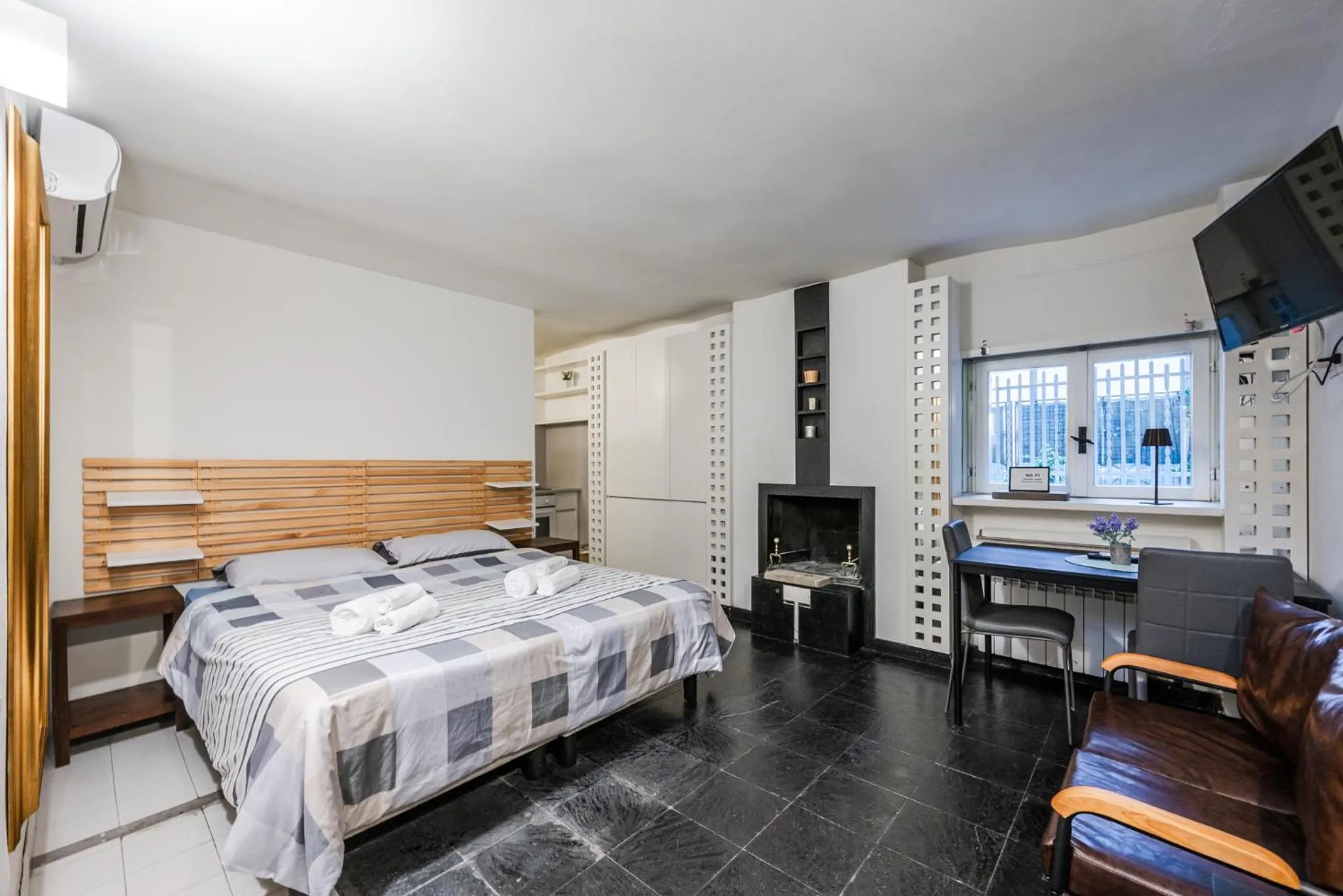 Bed in Villa Anglia, SmartStay - Amendola, Fiera, Ospedale San Luca