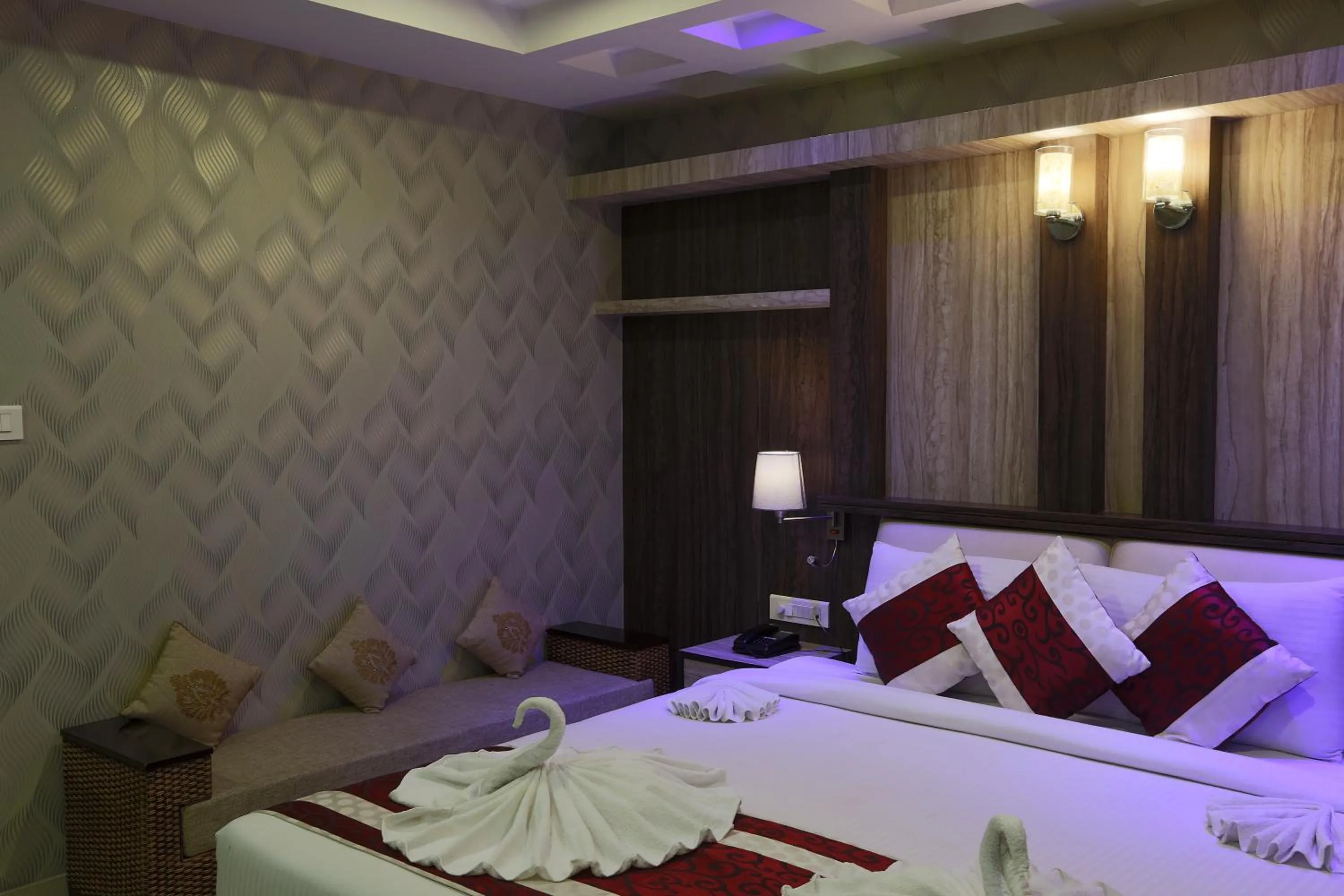 Bed in Hotel Blue Bird, Nagaon