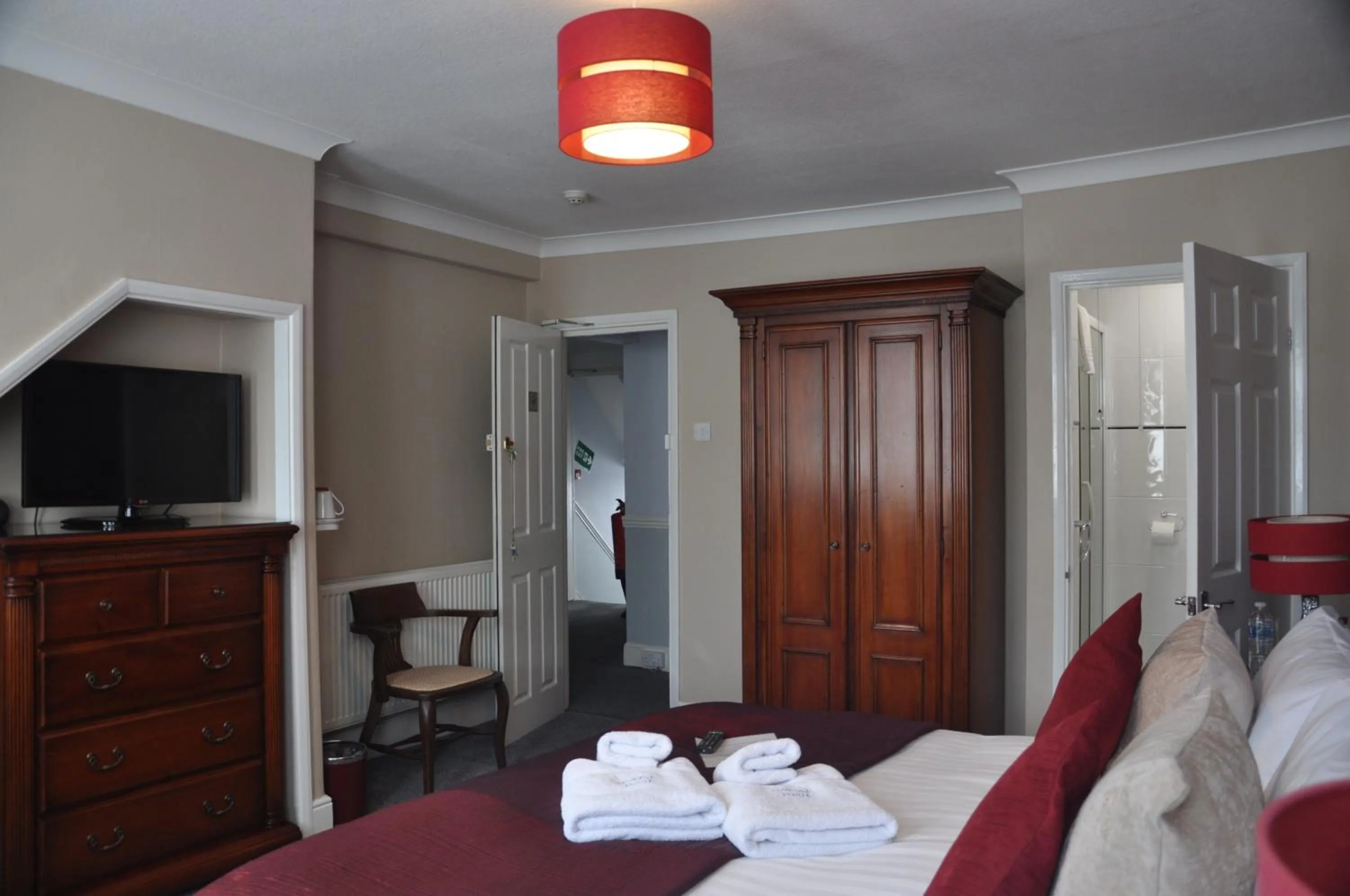 Bedroom, Bed in Hotel Peppers