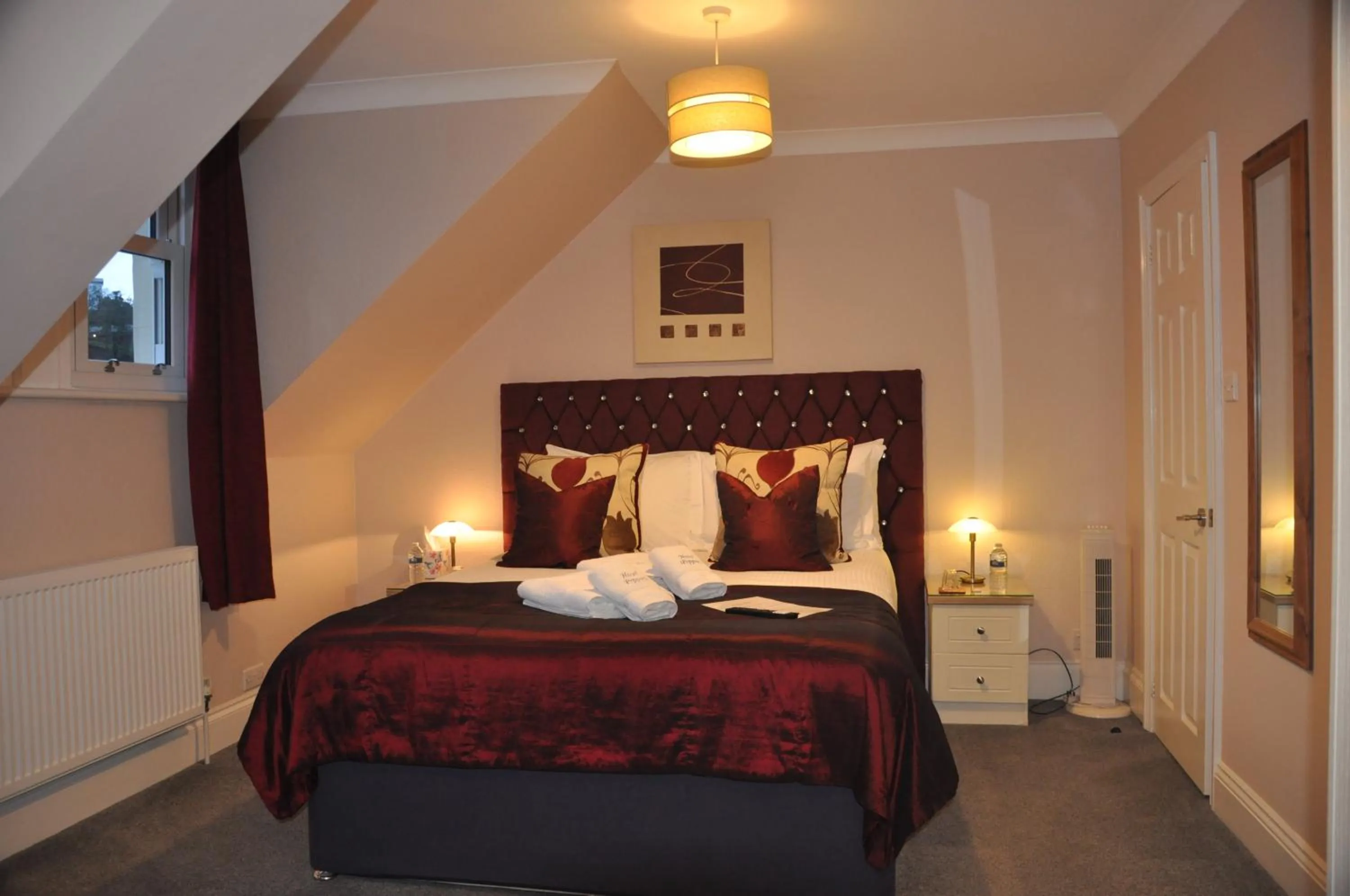 Bedroom, Bed in Hotel Peppers