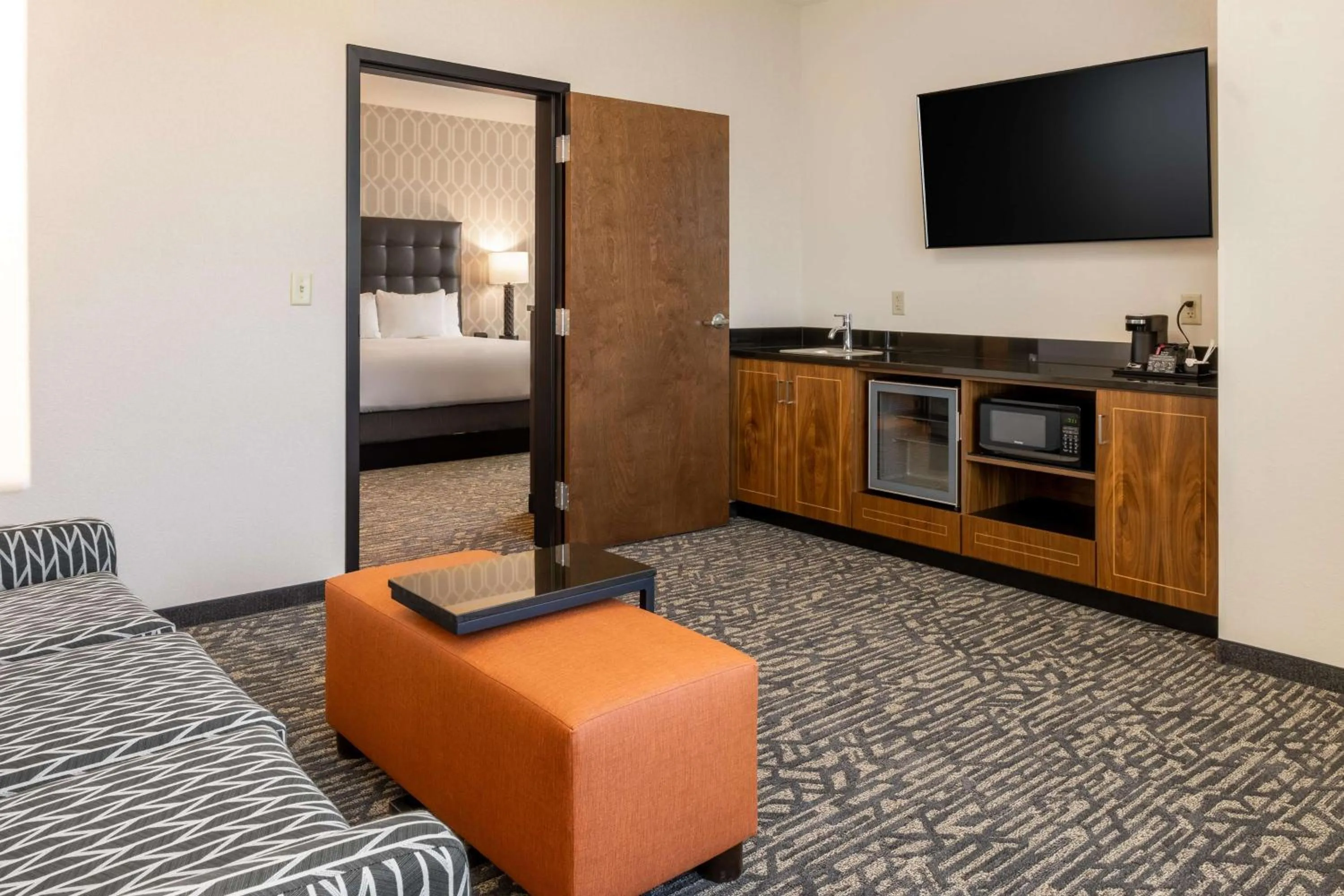 Bedroom, Bed in Drury Plaza Hotel Dallas Arlington