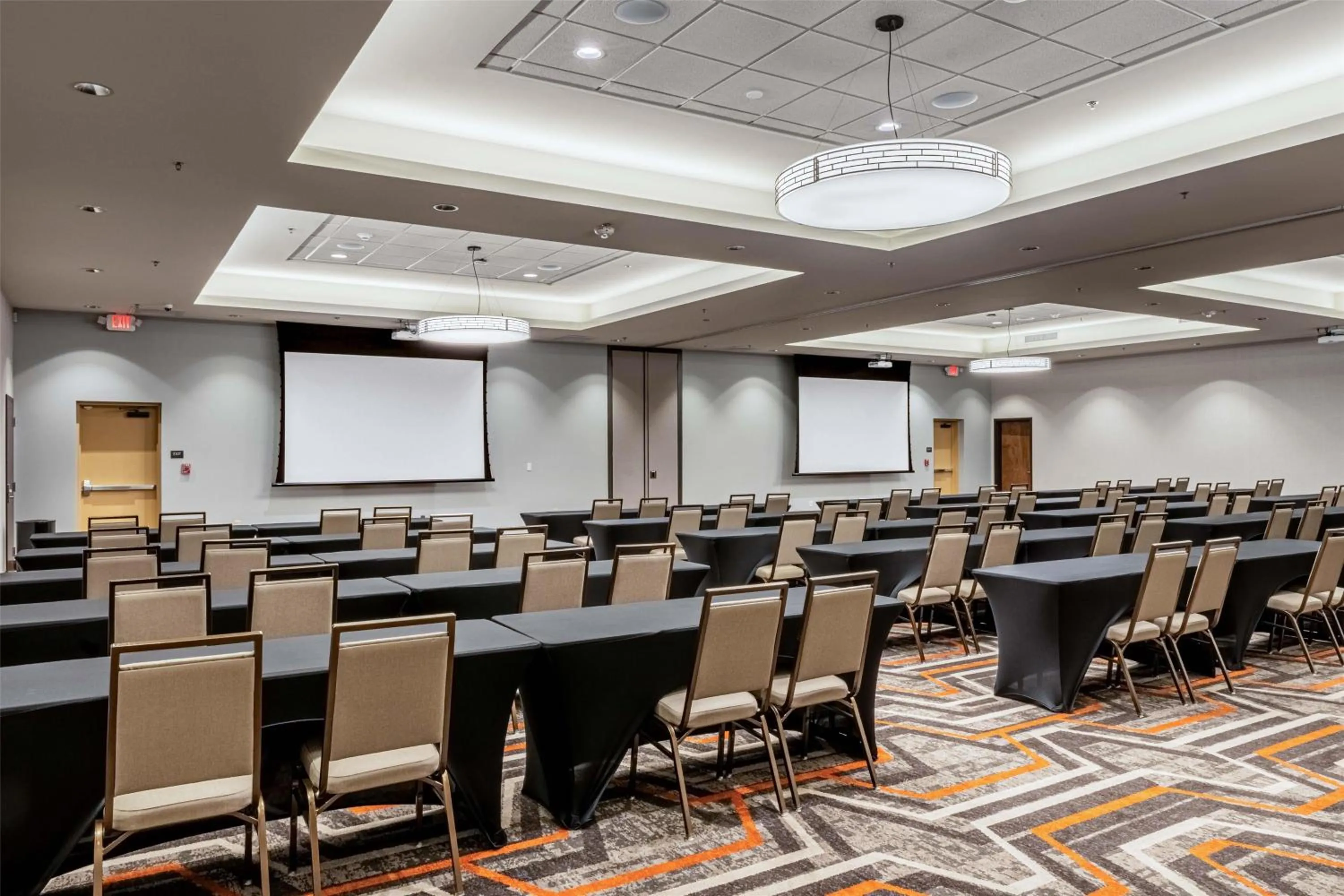 Meeting/conference room in Drury Plaza Hotel Dallas Arlington