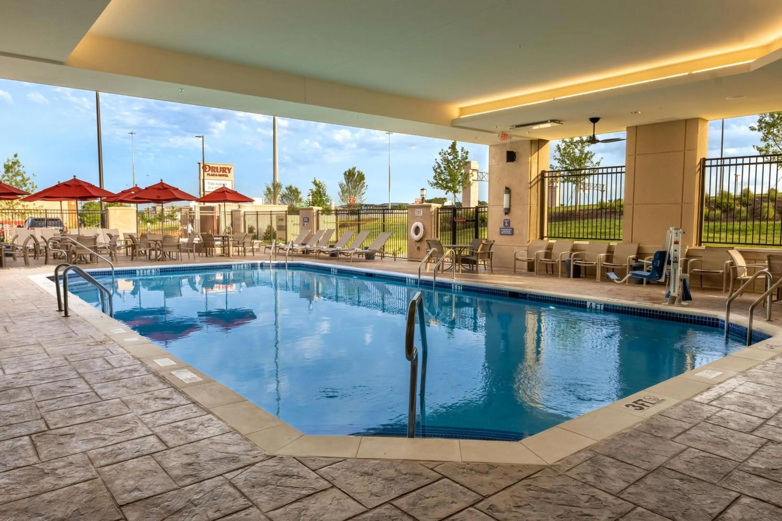 Pool view in Drury Plaza Hotel Dallas Arlington