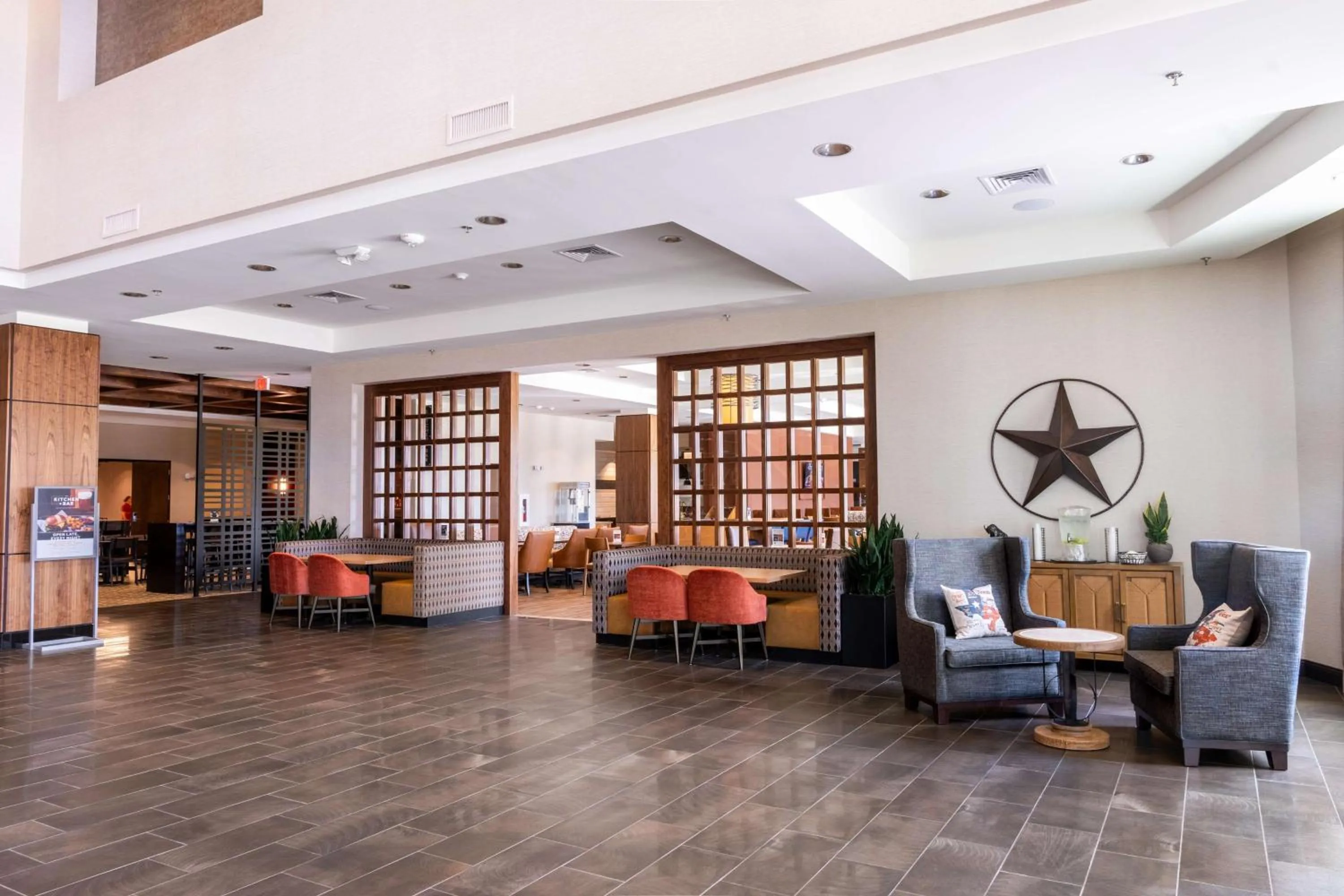 Lobby or reception in Drury Plaza Hotel Dallas Arlington