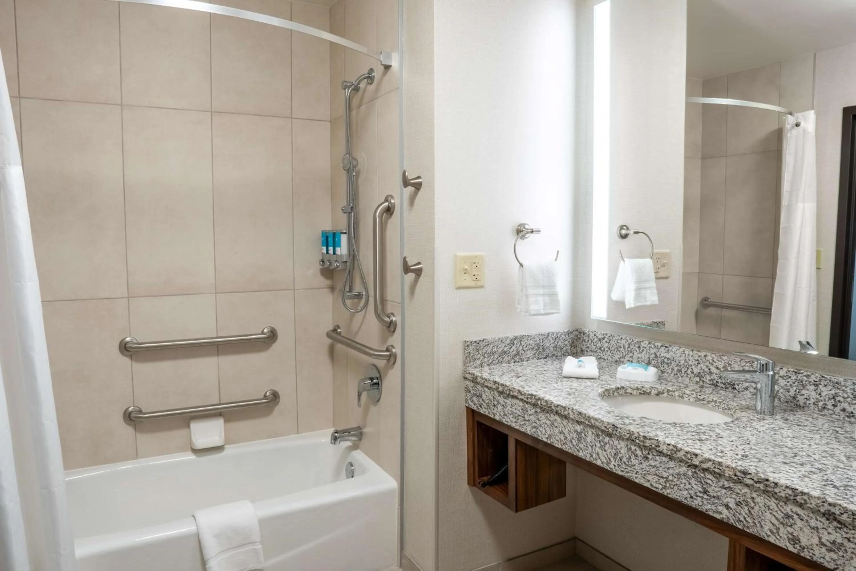 Bathroom in Drury Plaza Hotel Dallas Arlington