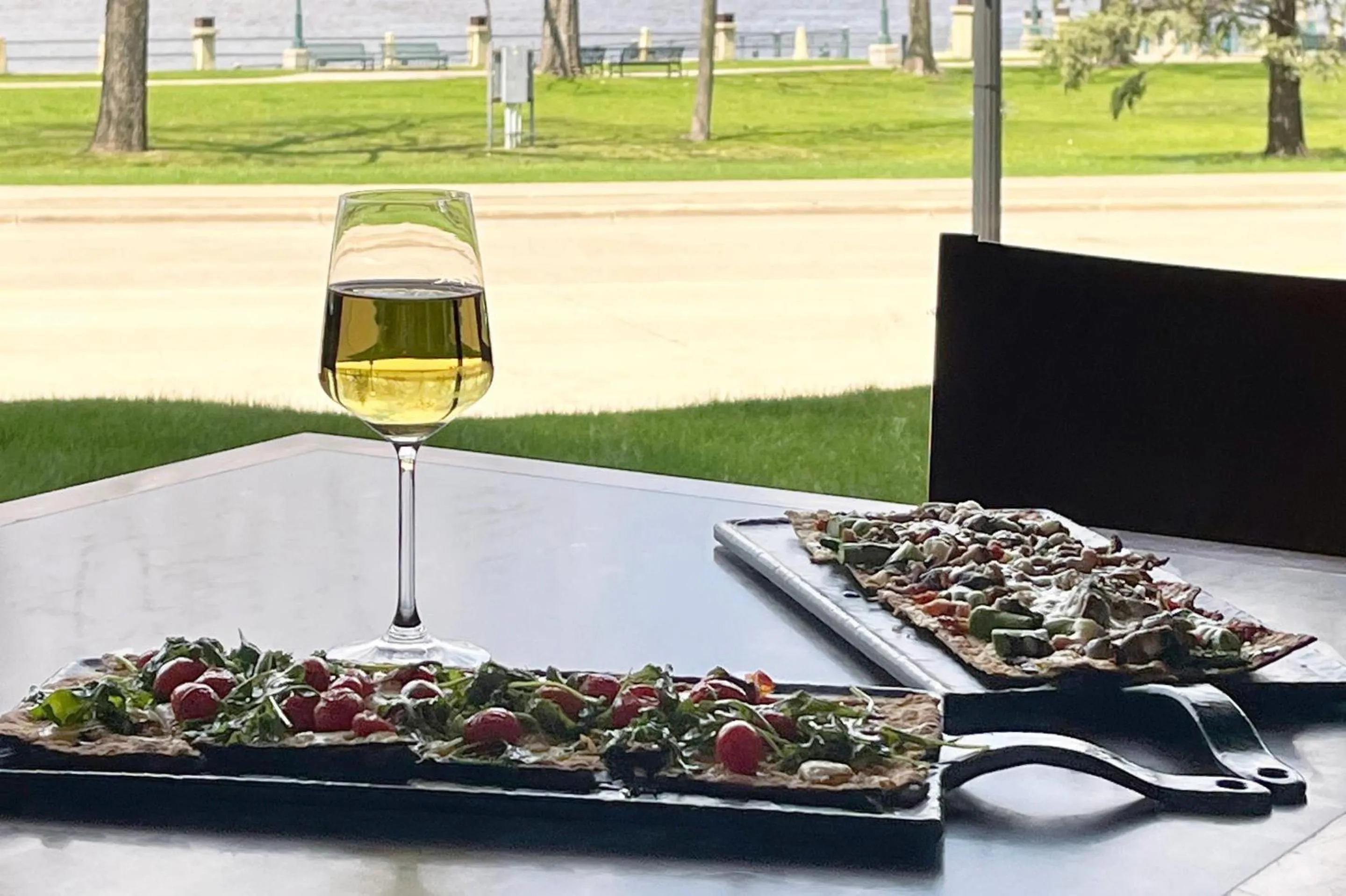 Restaurant/places to eat in Radisson Hotel La Crosse