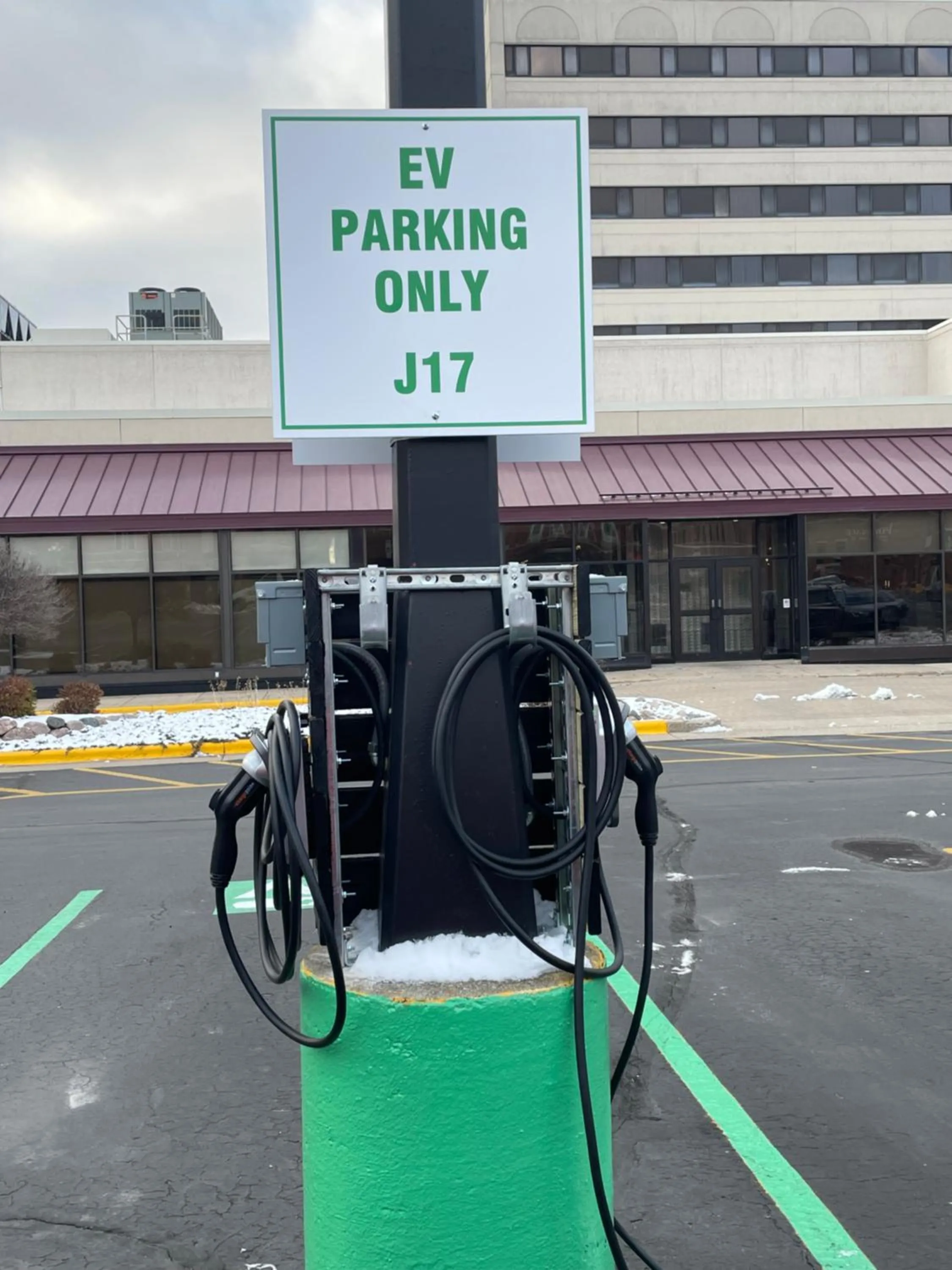 Parking in Radisson Hotel La Crosse