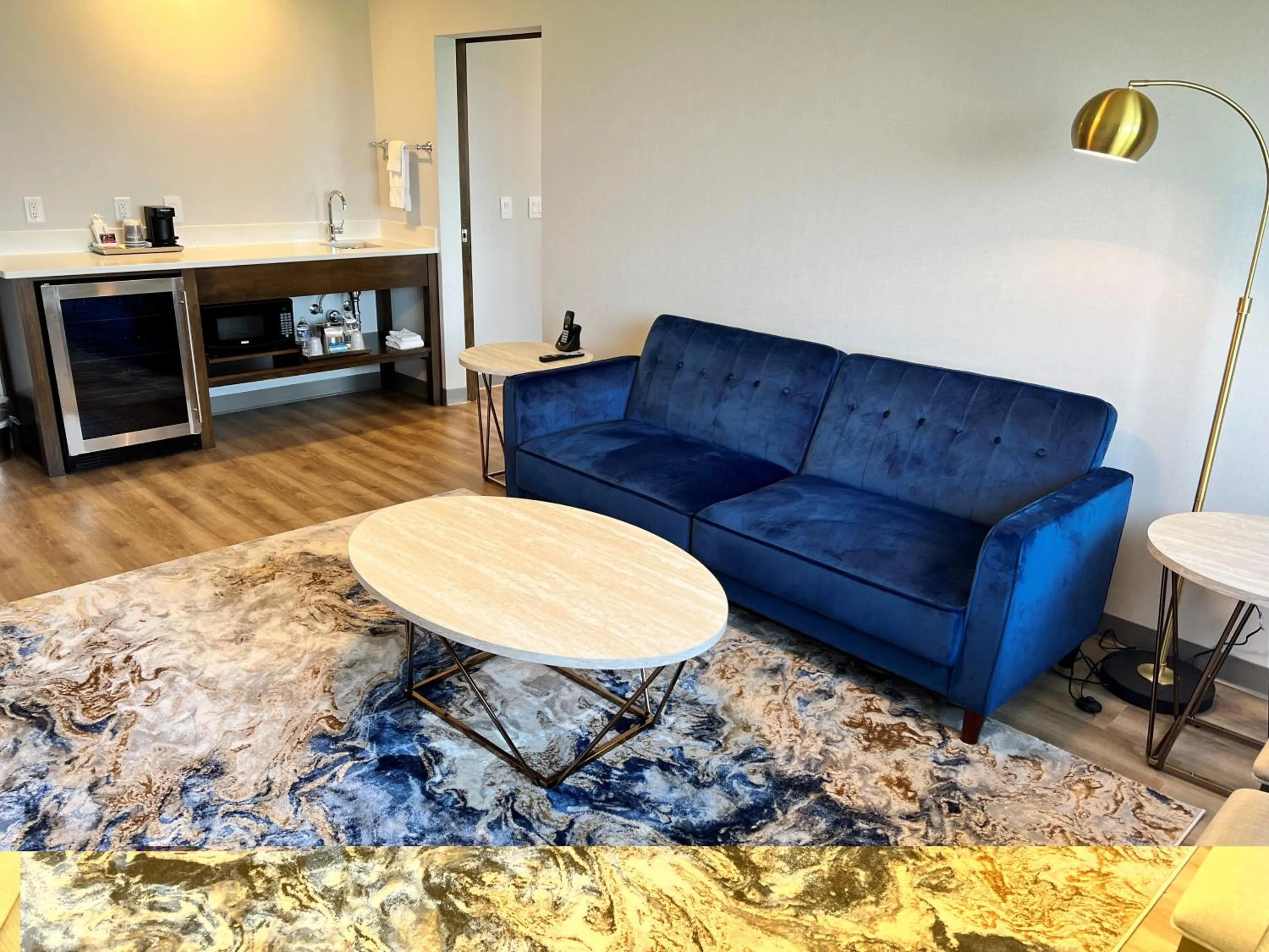 Living room in Radisson Hotel La Crosse