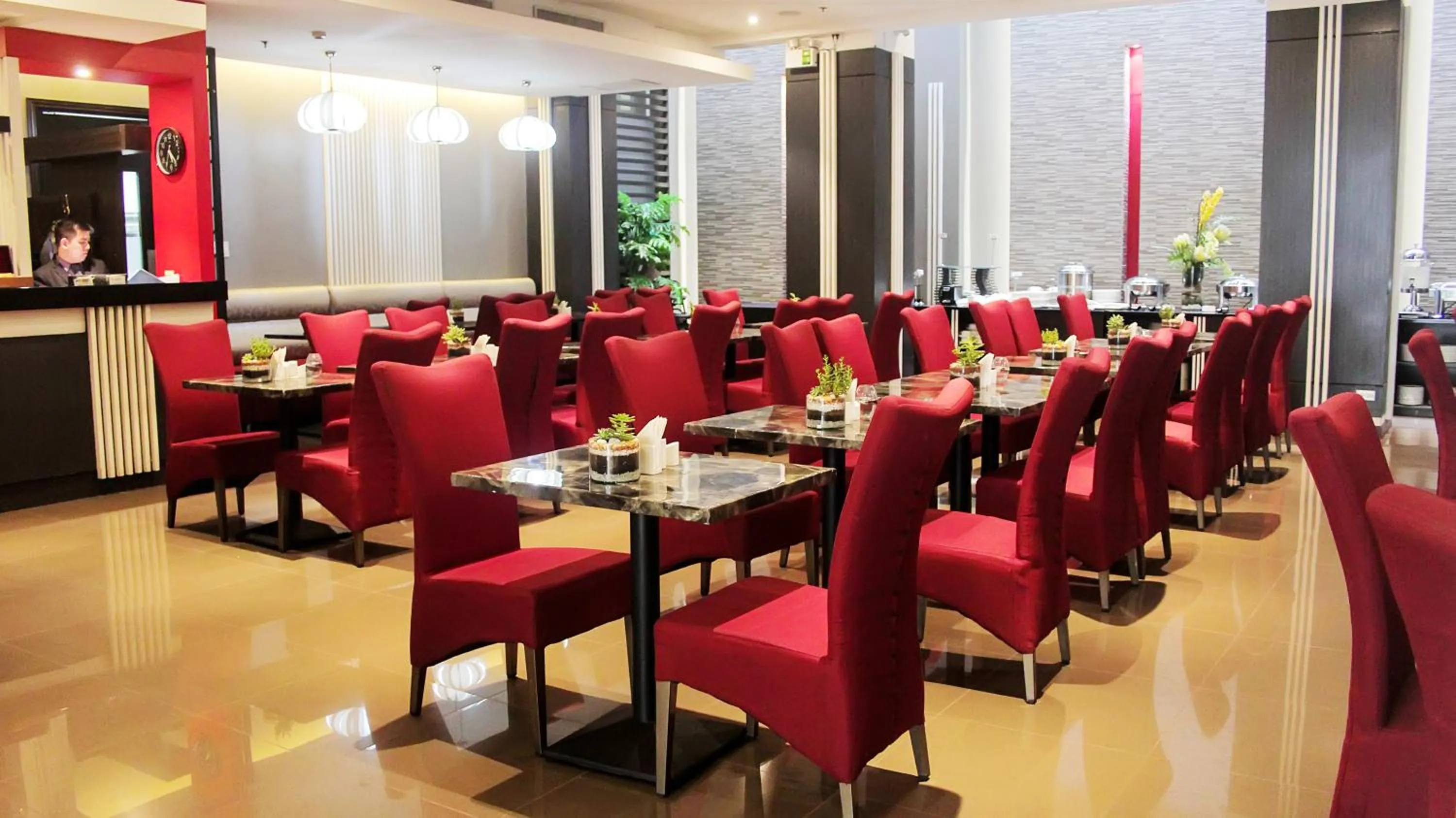 Food and drinks in Brentwood Suites