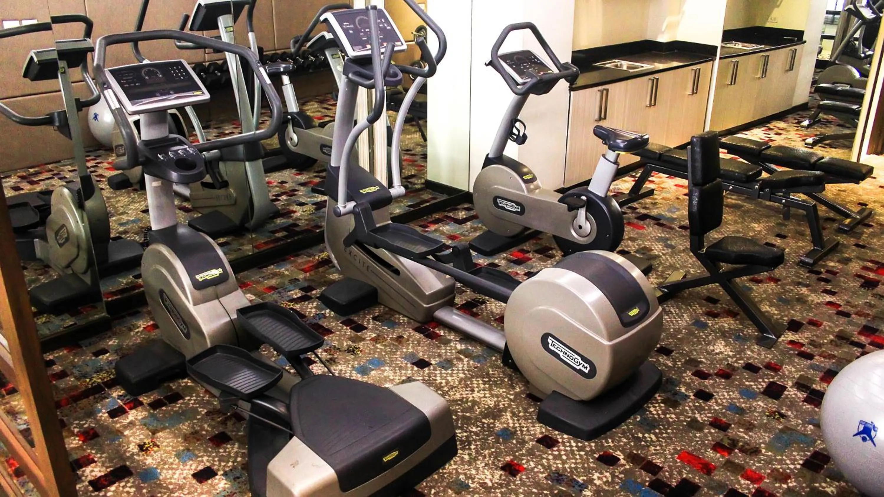 Fitness centre/facilities in Brentwood Suites