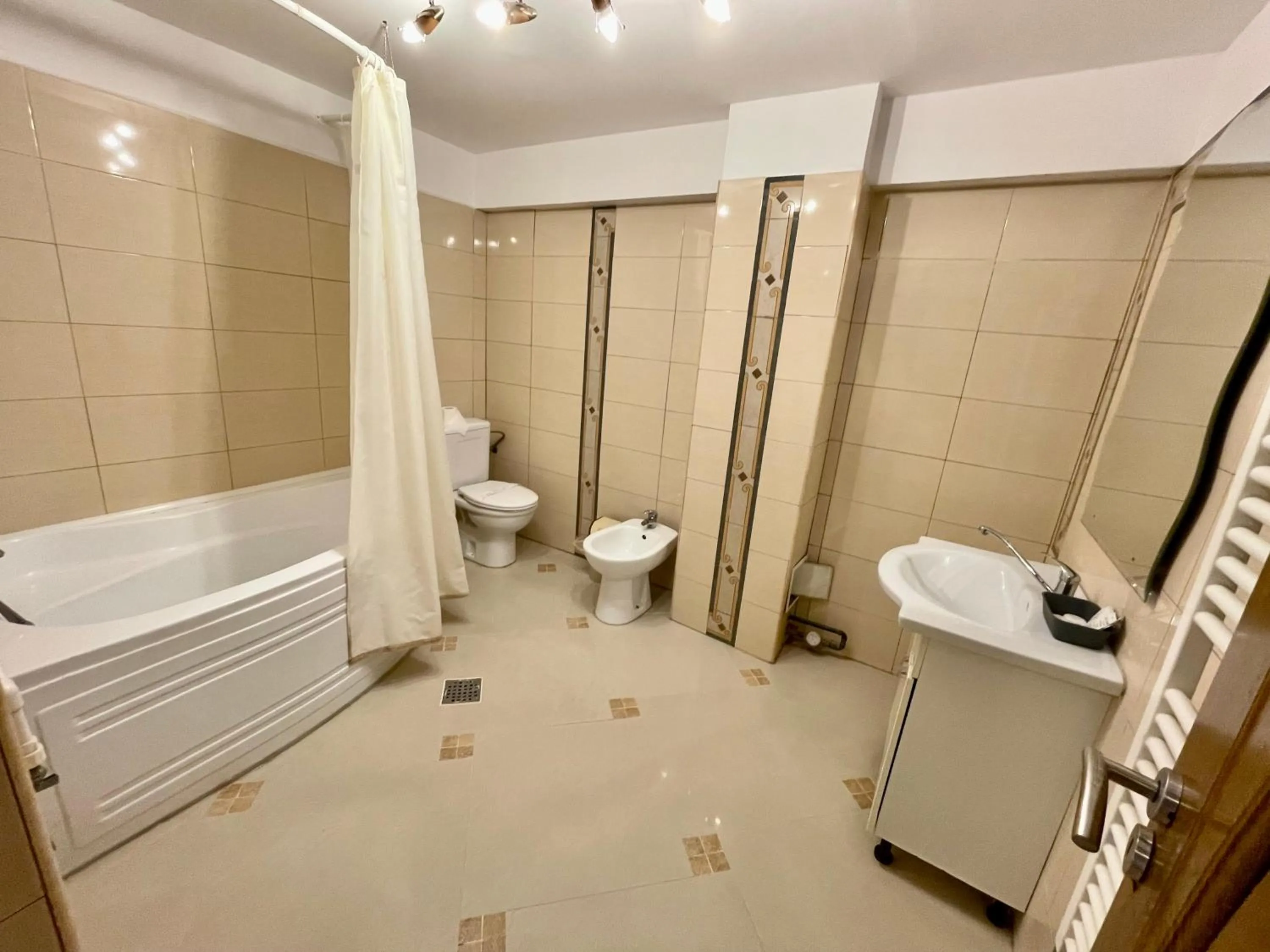 Toilet in Hotel Mon Caprice