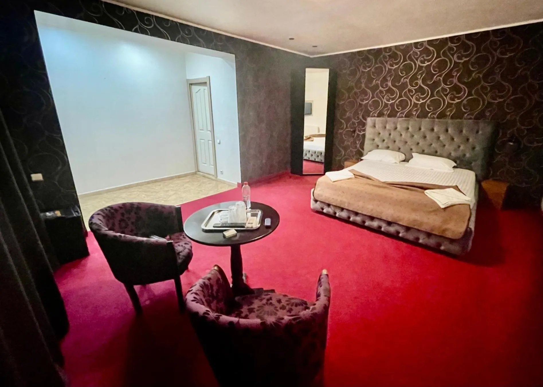 Bed in Hotel Mon Caprice