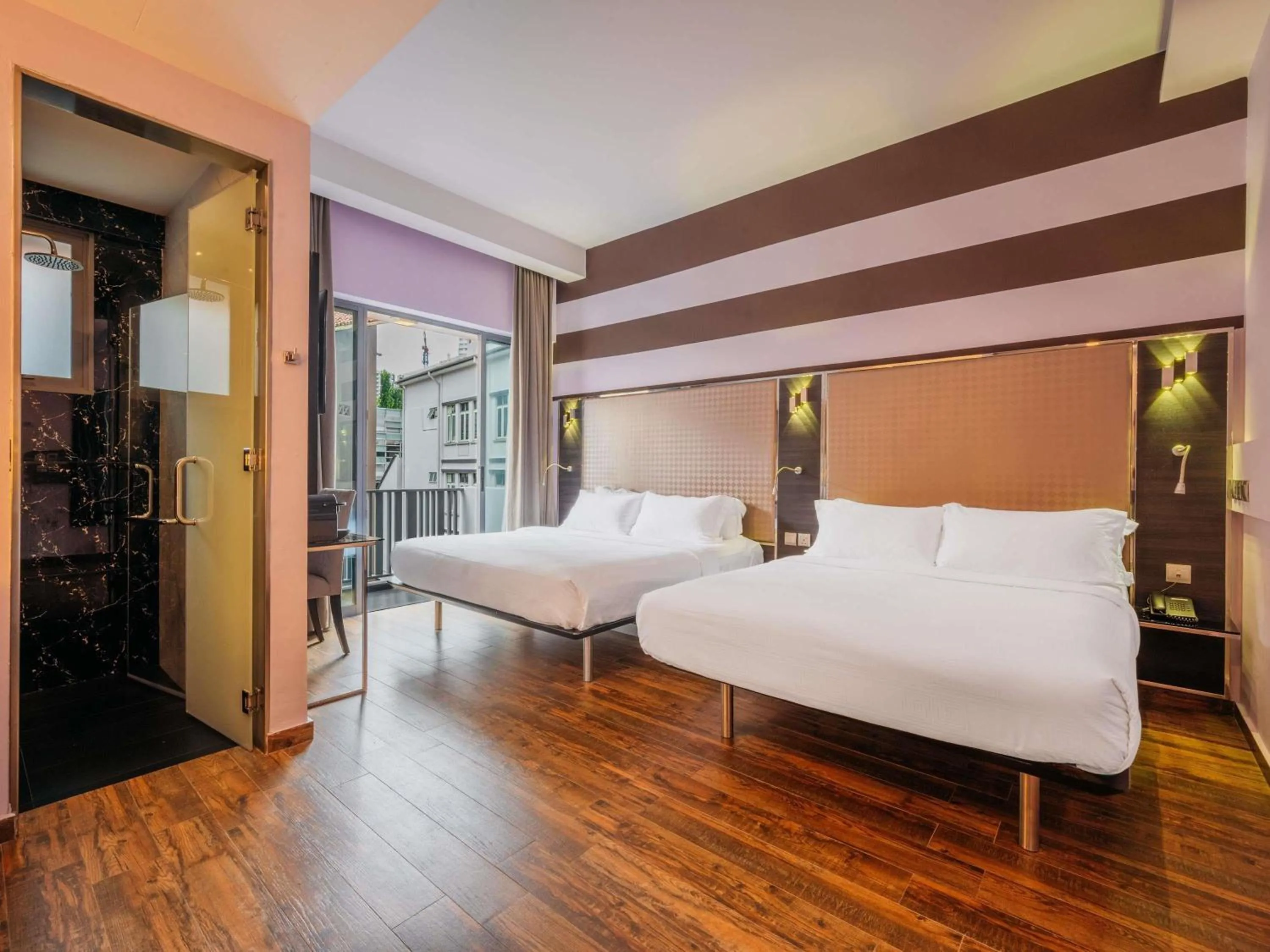 Property building, Bed in Mercure Singapore Tyrwhitt