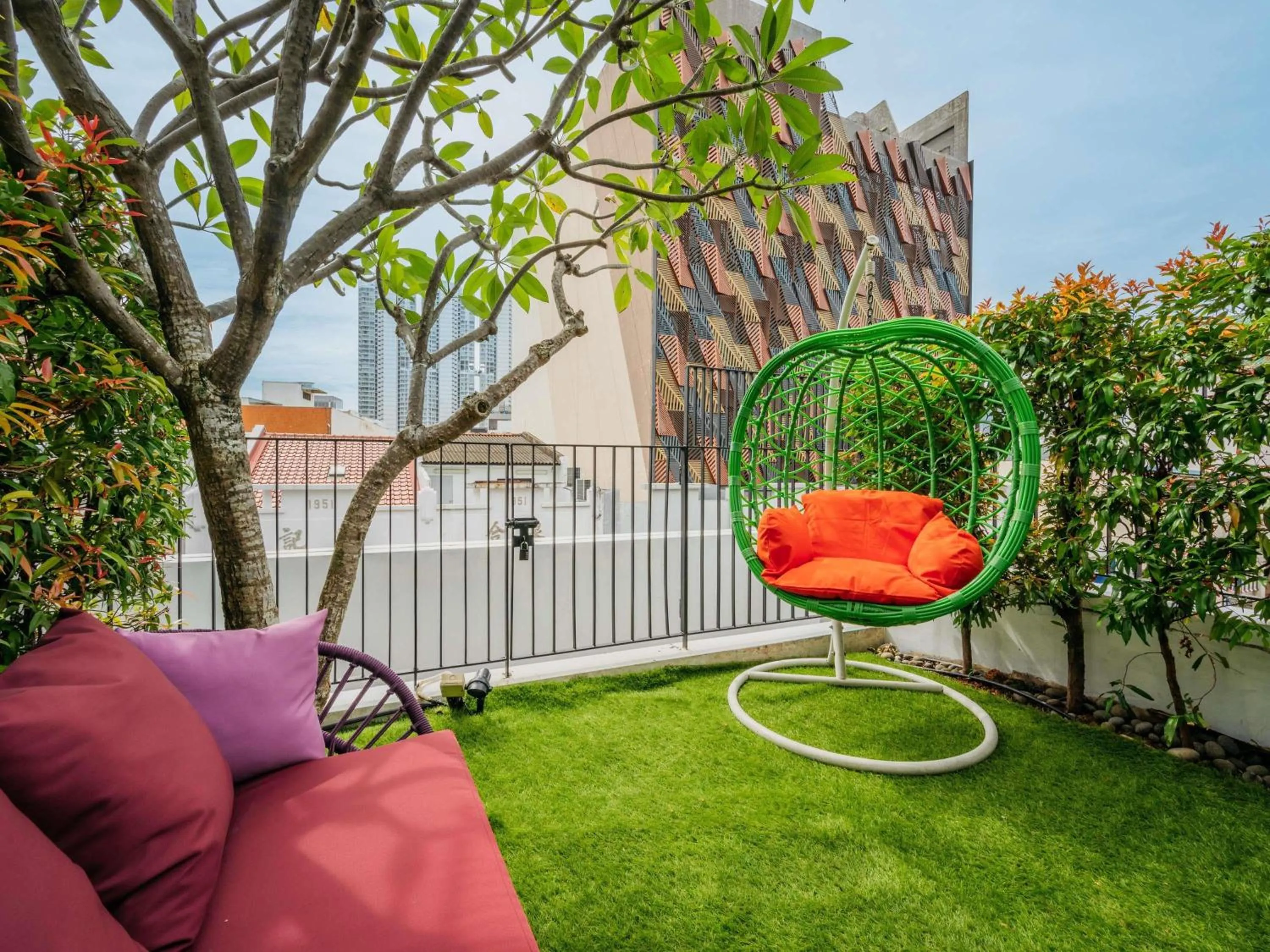 Property building in Mercure Singapore Tyrwhitt