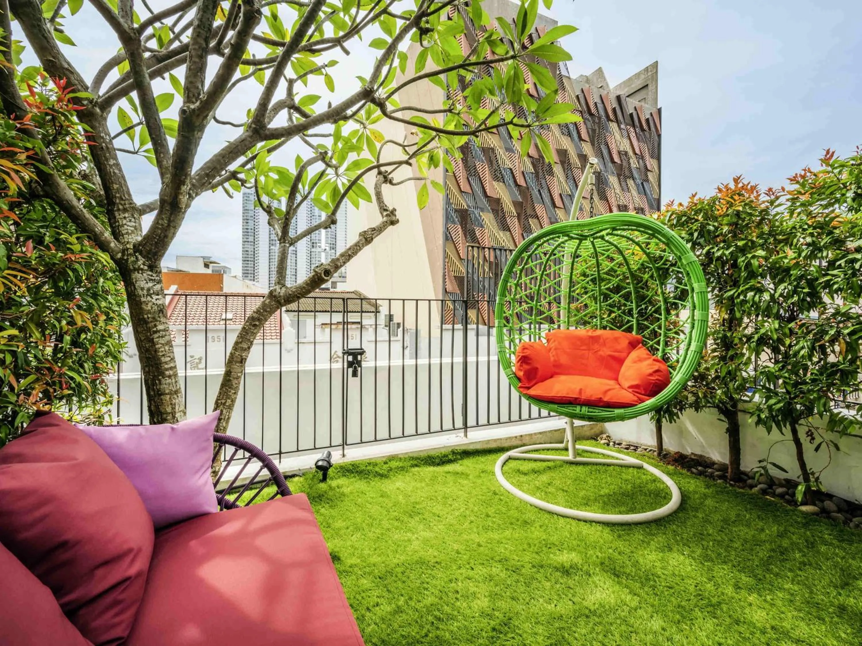 Bedroom in Mercure Singapore Tyrwhitt