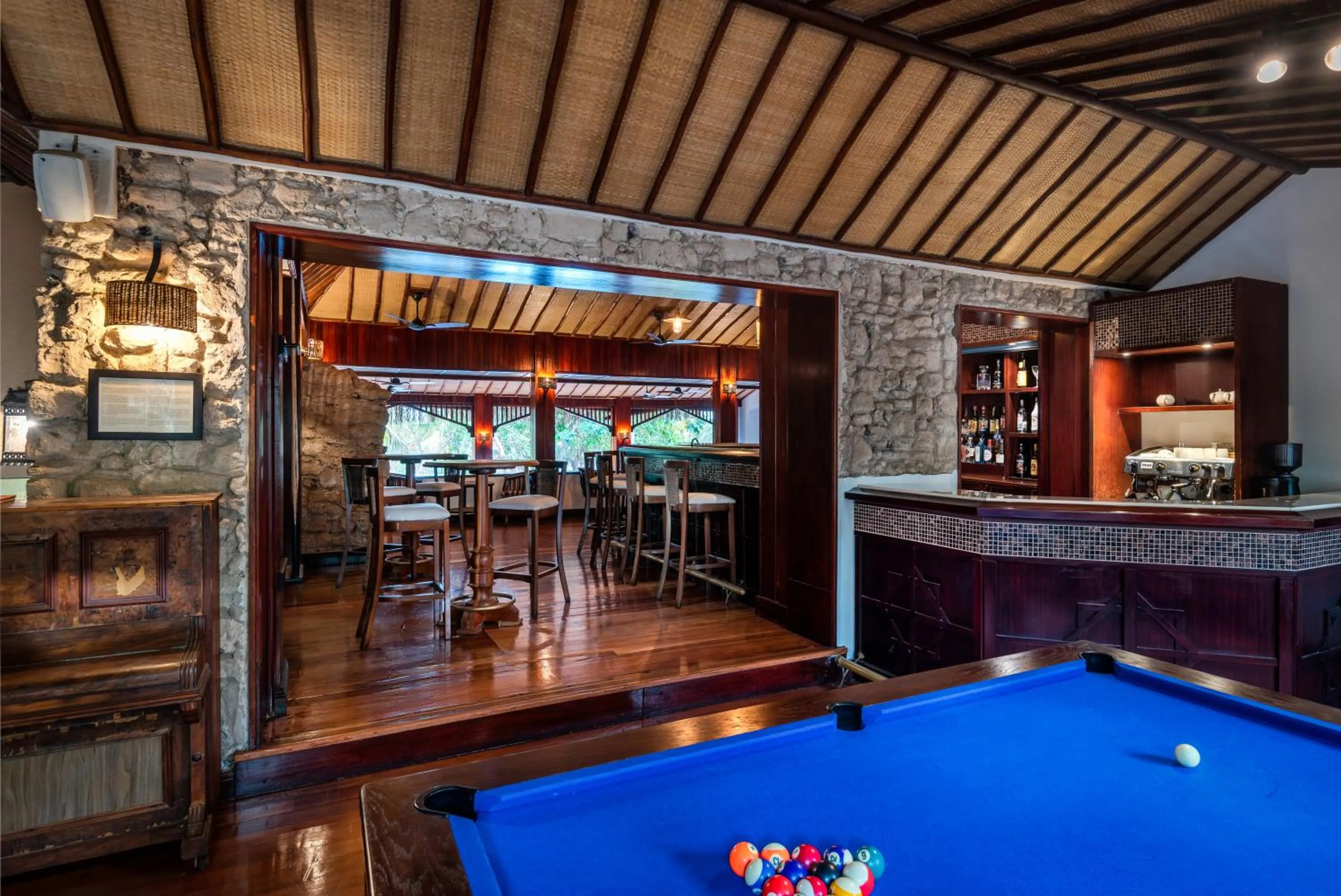 Lounge or bar in Anantara Bazaruto Island Resort