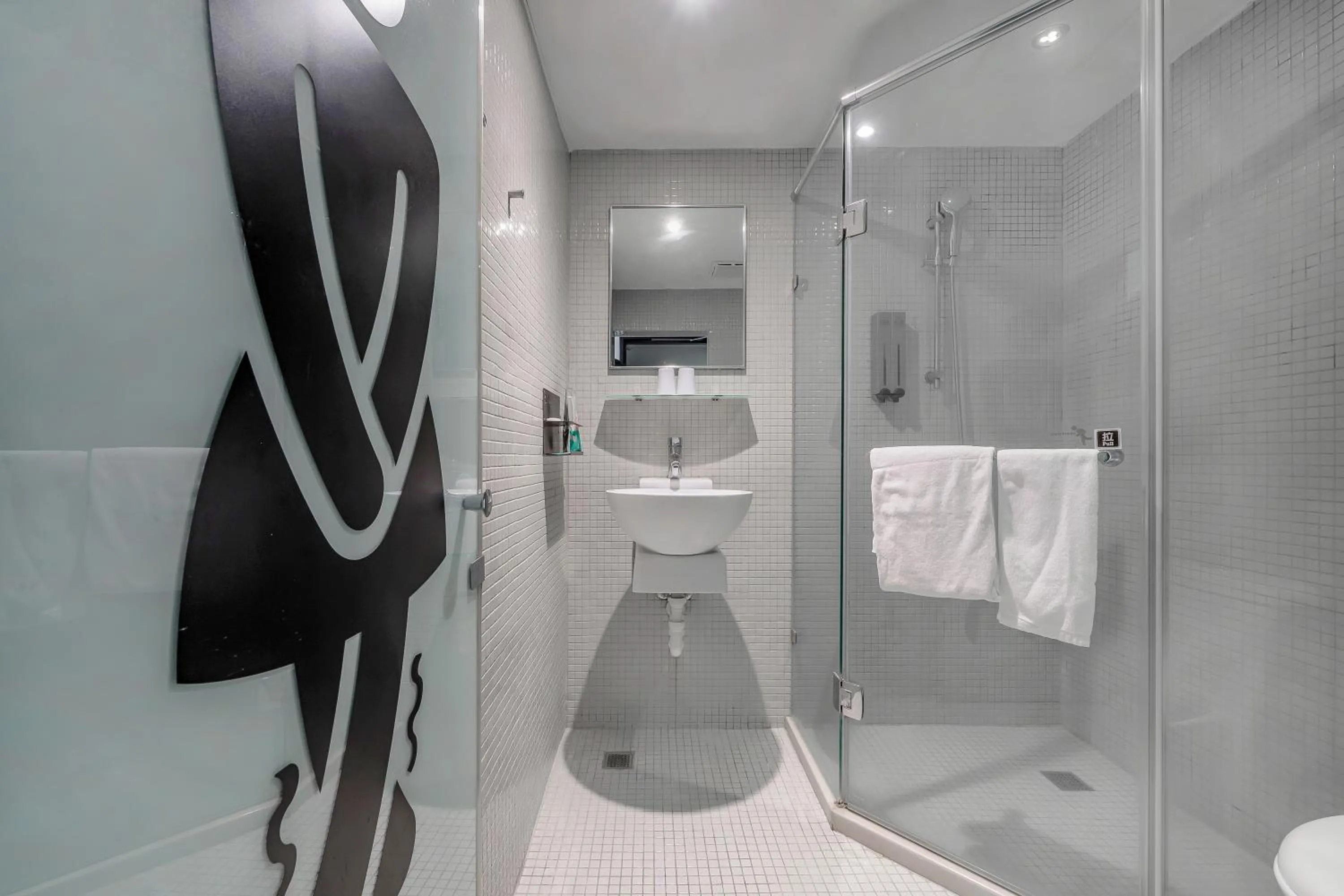 Shower in CHECK inn Express Kaohsiung Love River