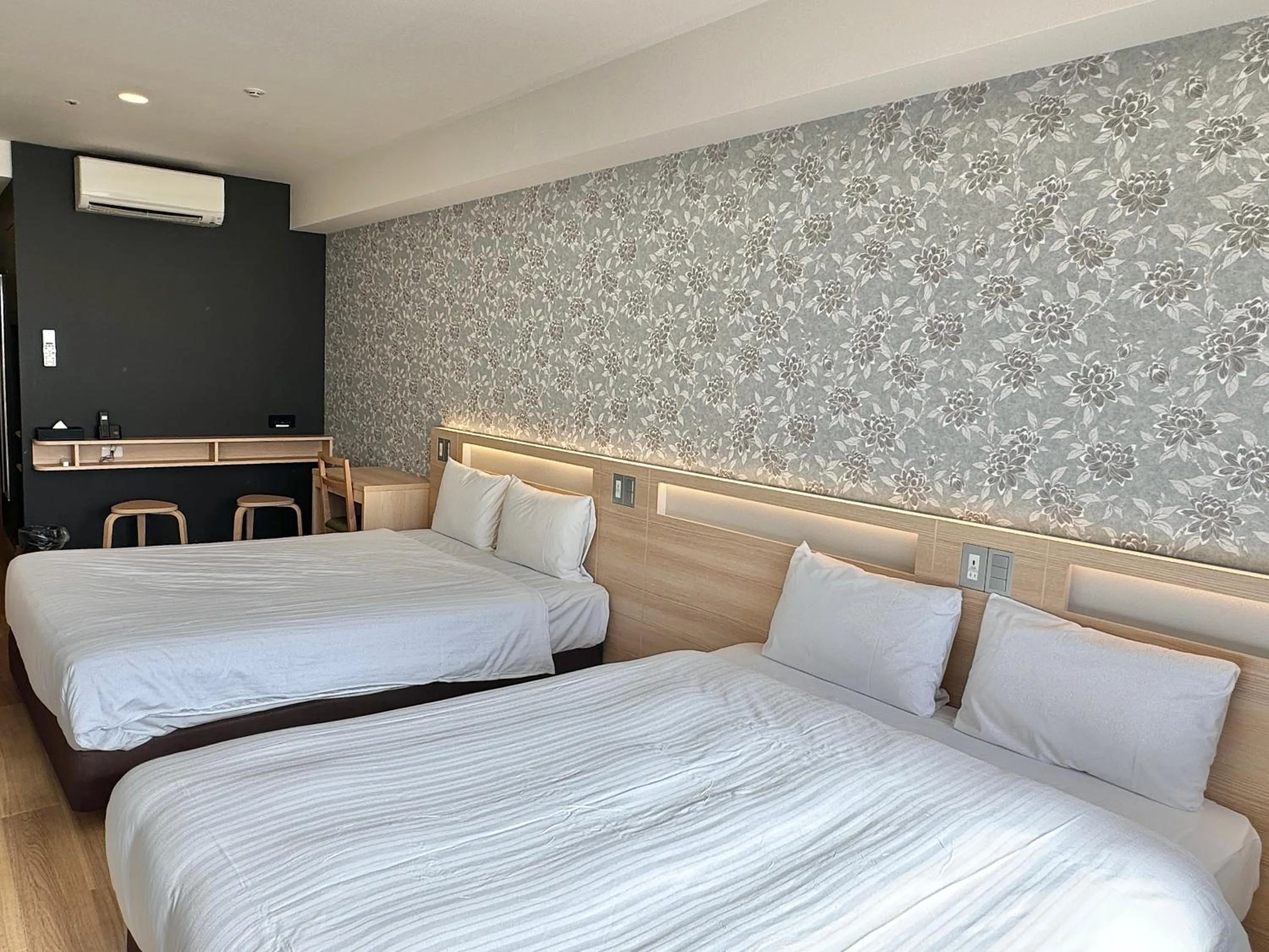 Bedroom, Bed in Kansai International Airport Hotel 11