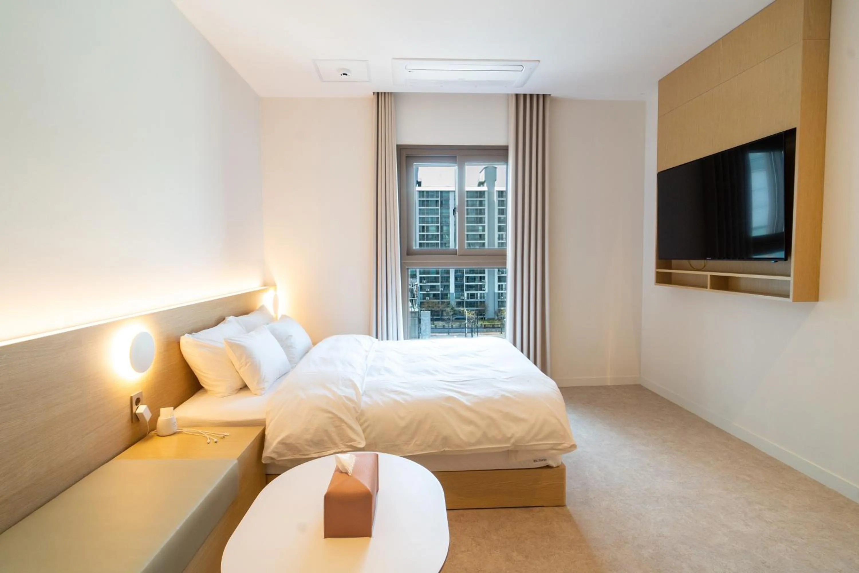 Photo of the whole room in '사용x' 클릭금지 Goyang Hotel Yuji